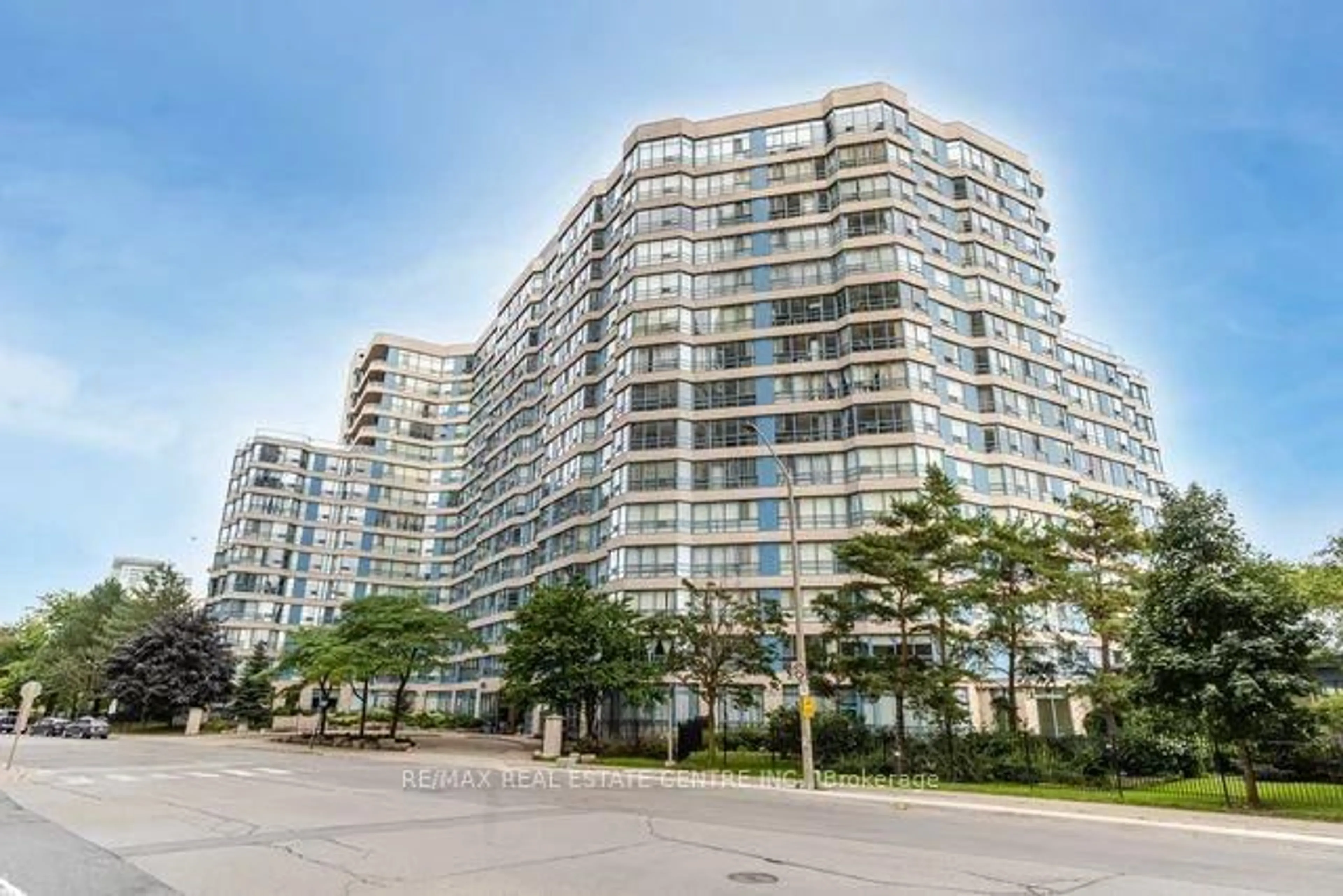 Unknown for 250 Webb Dr #816, Mississauga Ontario L5B 3Z4