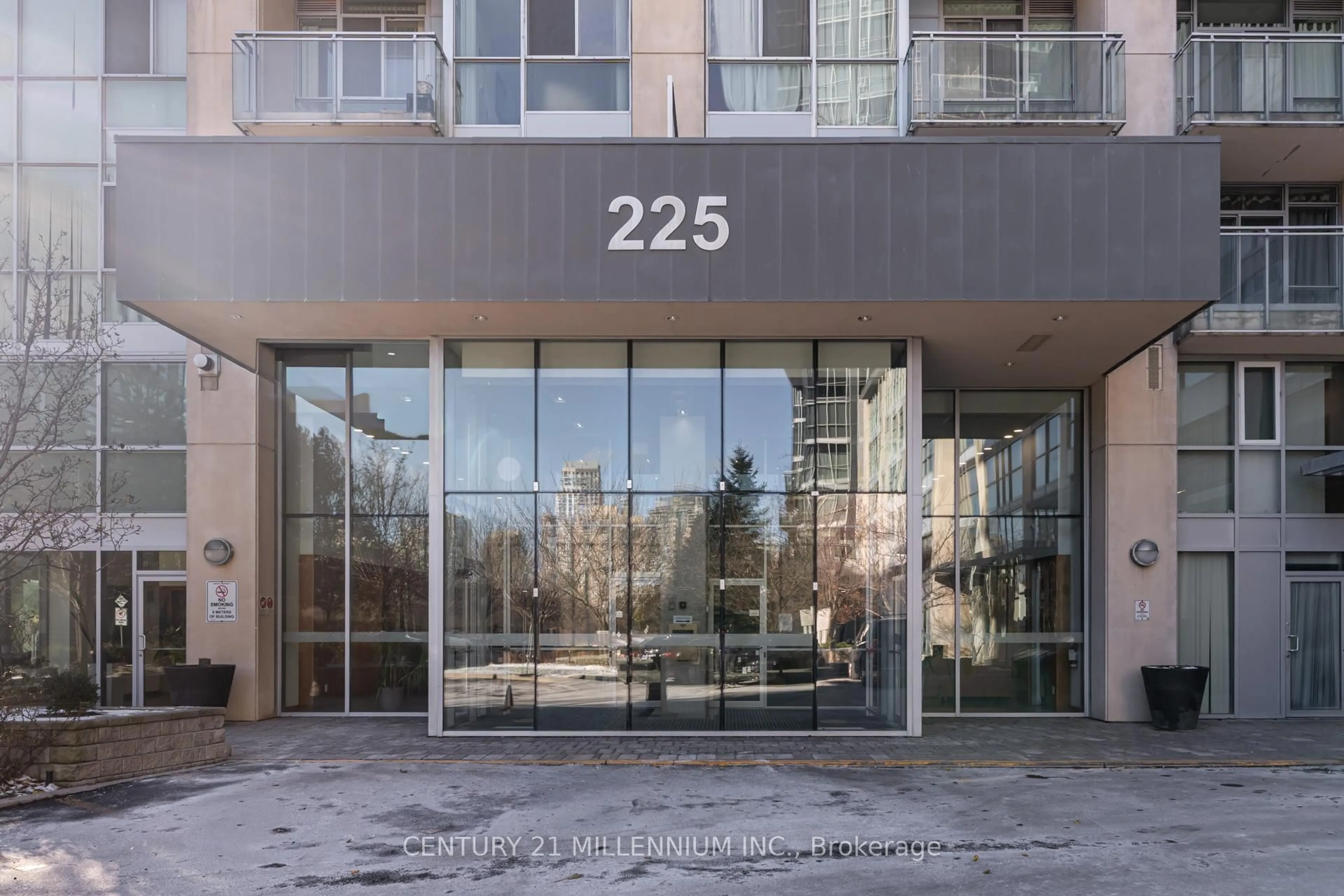 Indoor foyer for 225 Webb Dr #2505, Mississauga Ontario L5B 4P2