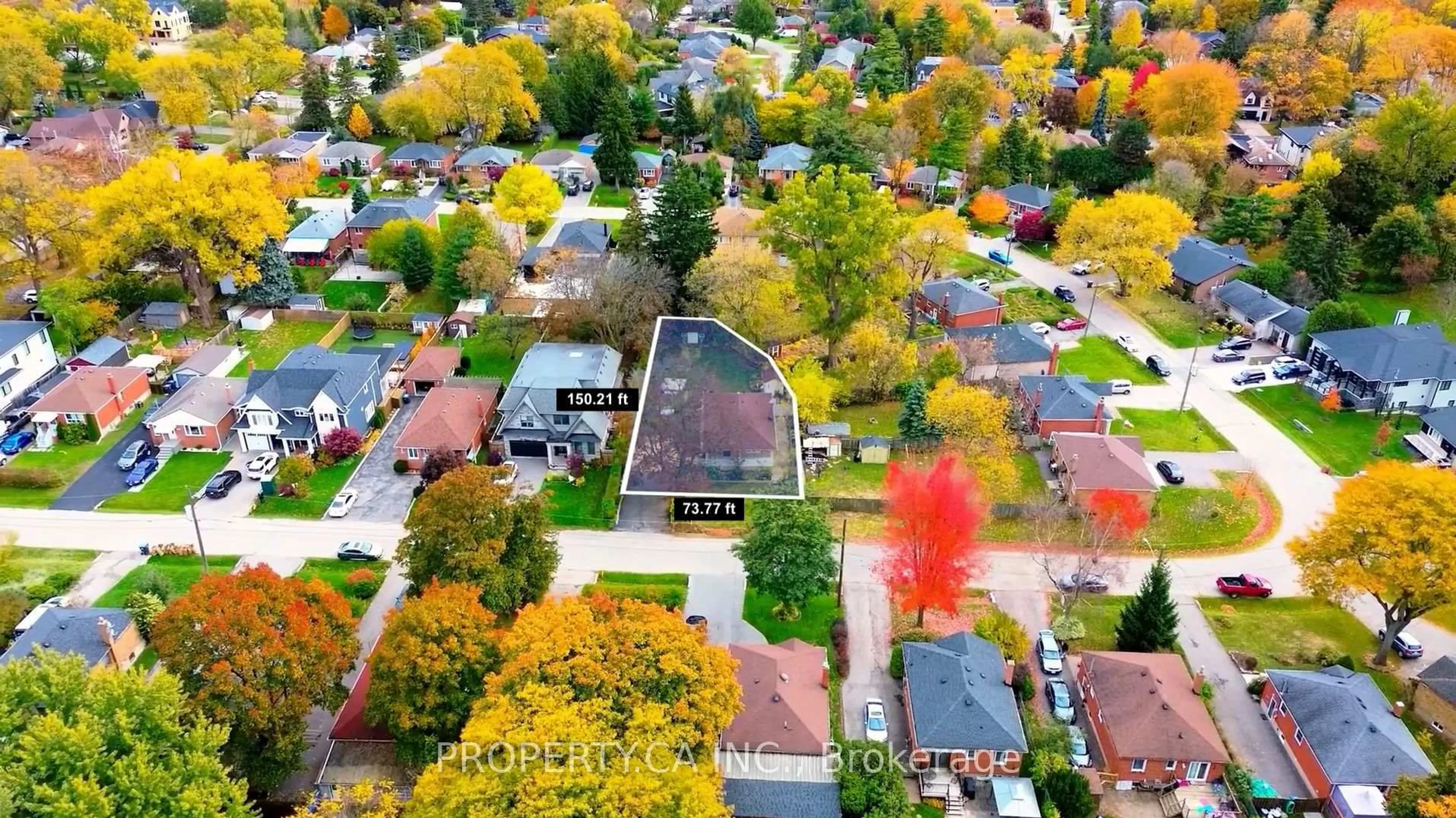 A pic from outside/outdoor area/front of a property/back of a property/a pic from drone, street for 574 Drymen Cres, Mississauga Ontario L5G 2P1