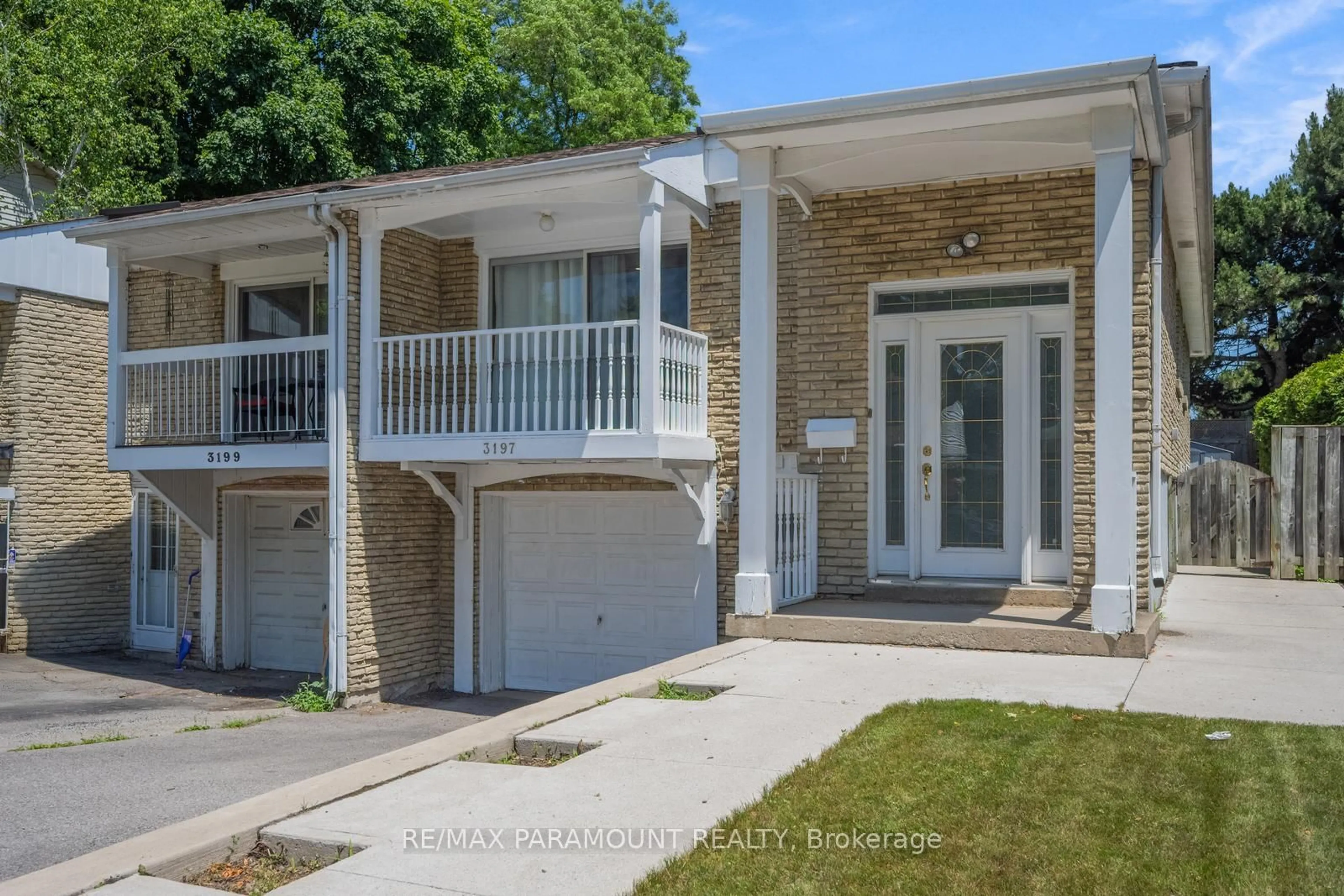 Home with brick exterior material, street for 3197 Candela Dr, Mississauga Ontario L5A 2T9