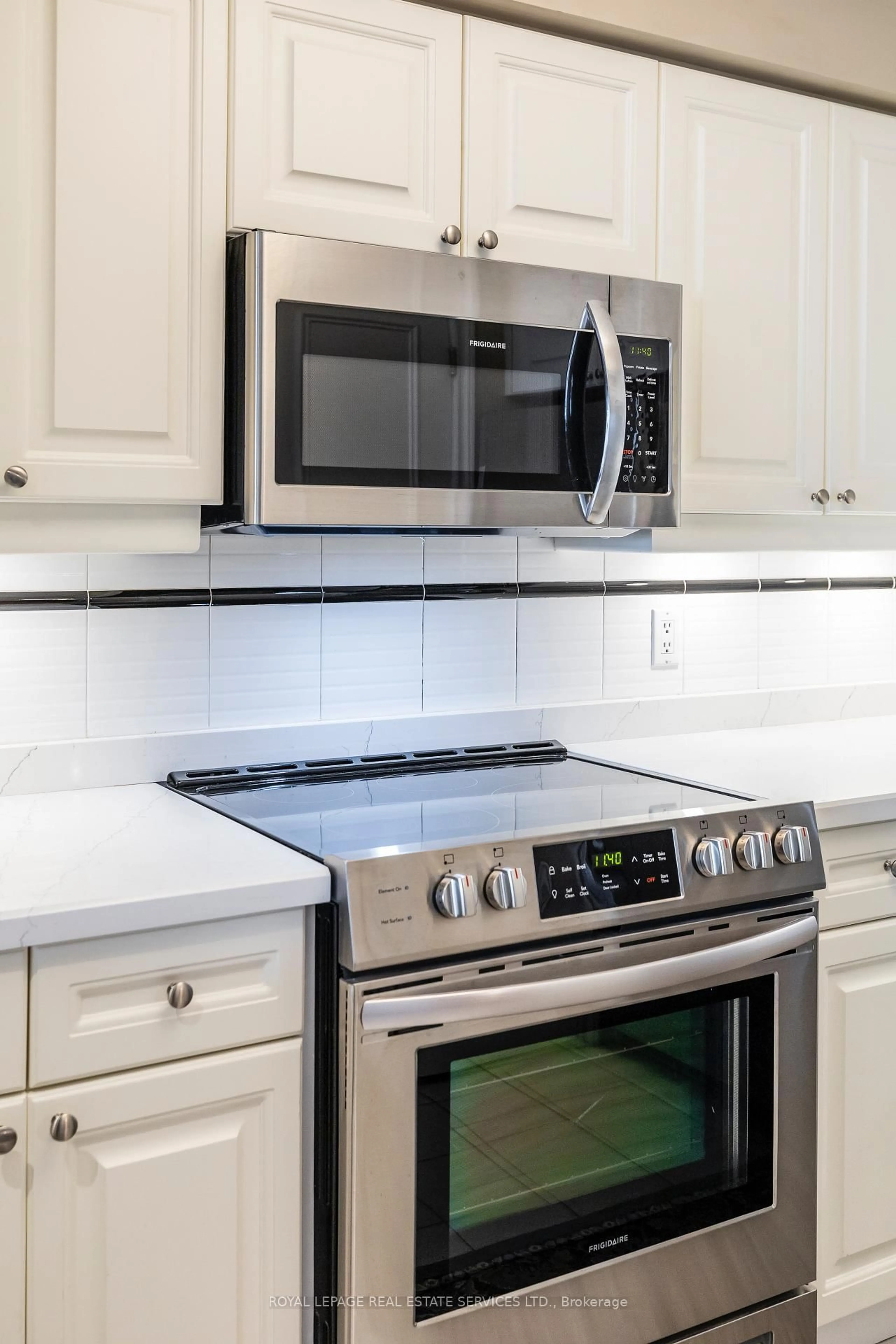 Standard kitchen, ceramic/tile floor for 1 Palace Pier Crt #2812, Toronto Ontario M8V 3W9