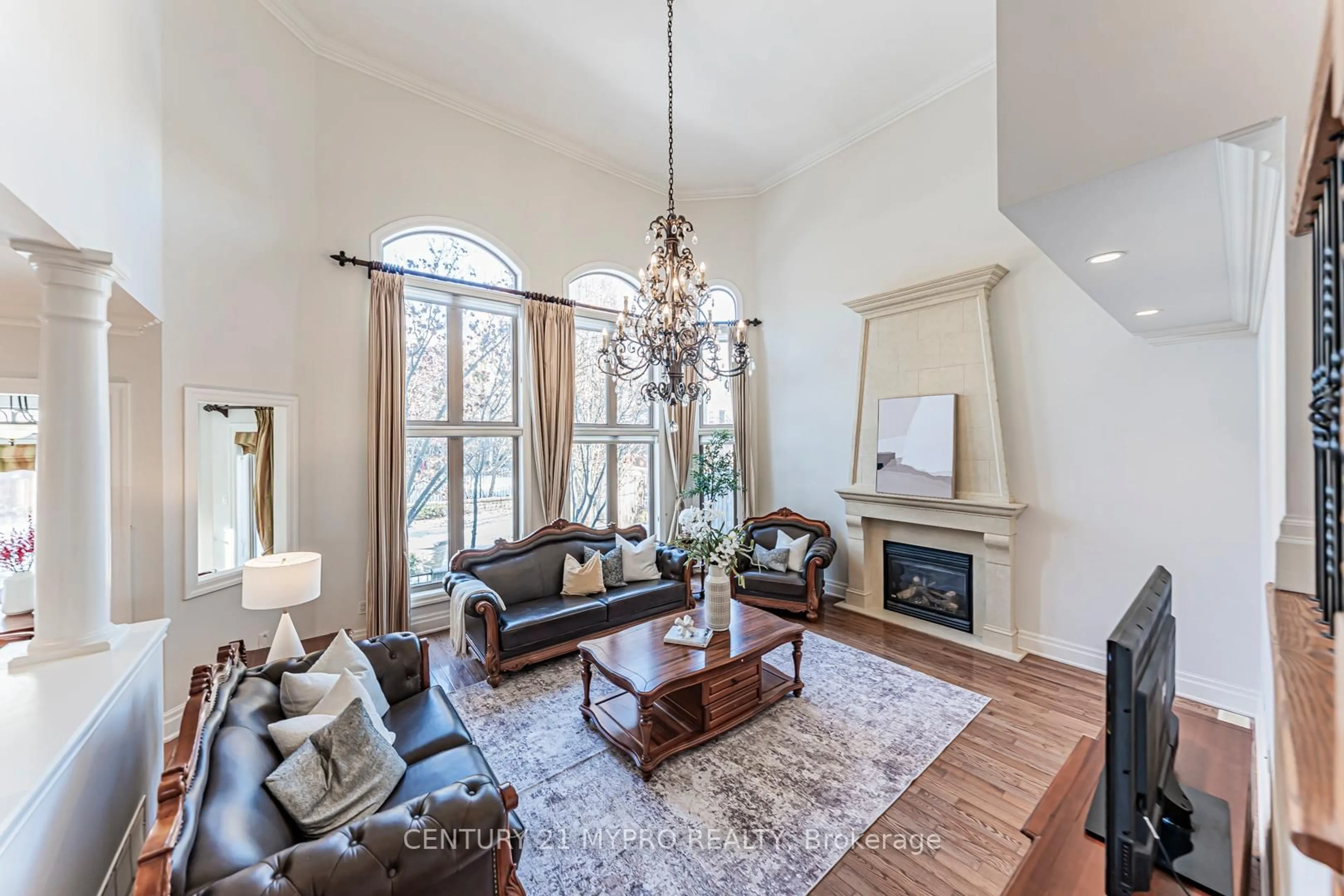 Living room with furniture, unknown for 1033 Kestell Blvd, Oakville Ontario L6H 7L7