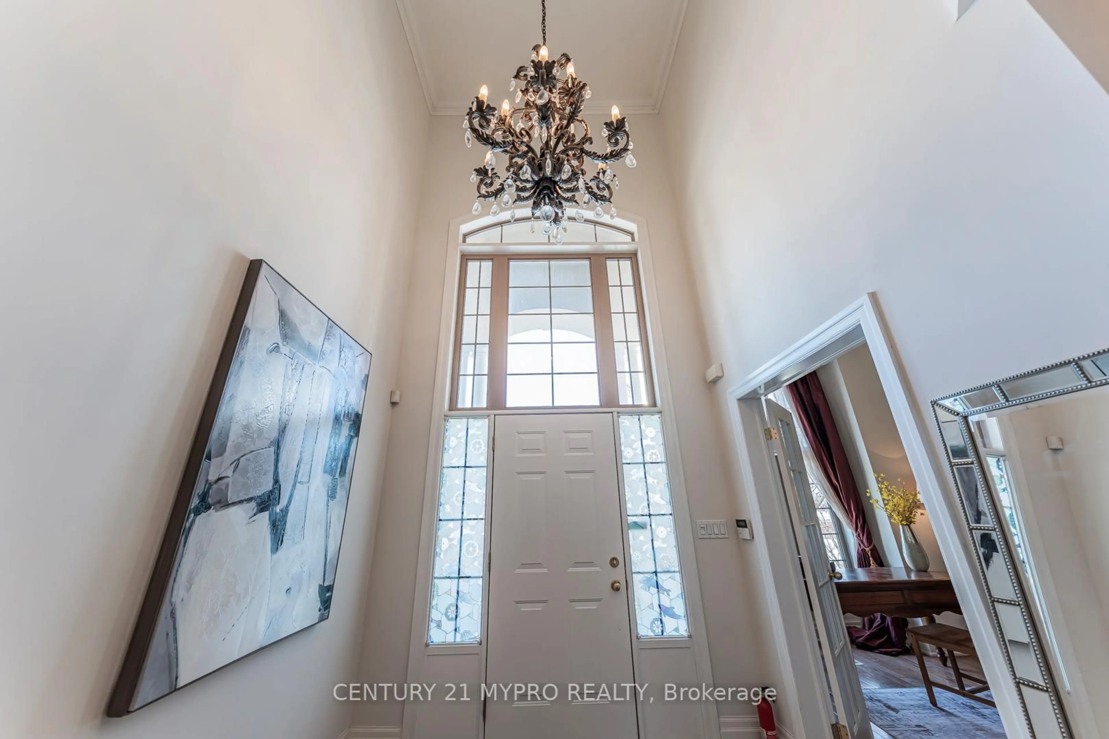 Indoor entryway for 1033 Kestell Blvd, Oakville Ontario L6H 7L7
