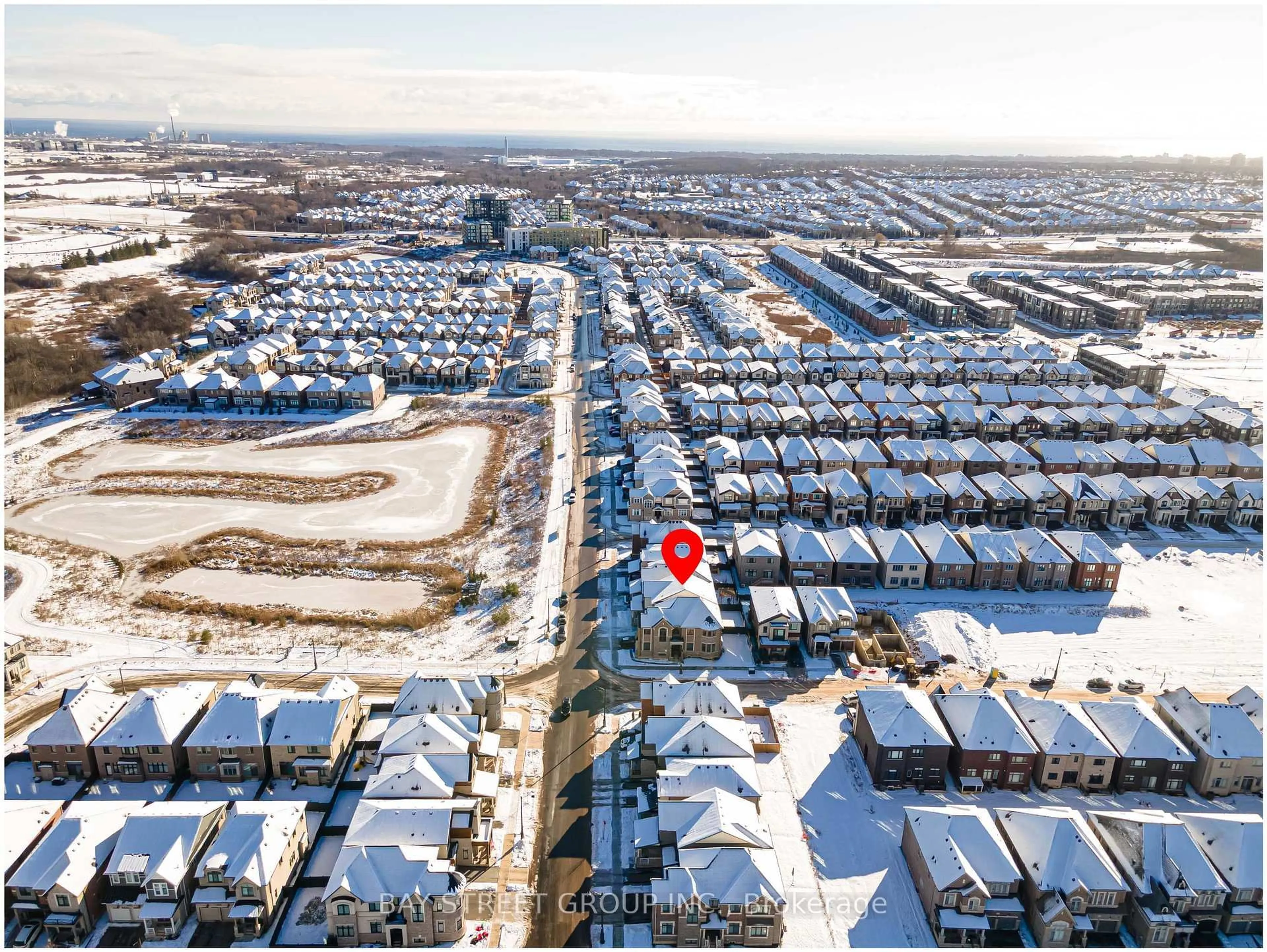 A pic from outside/outdoor area/front of a property/back of a property/a pic from drone, street for 3190 William Cutmore Blvd, Oakville Ontario L6H 7X3