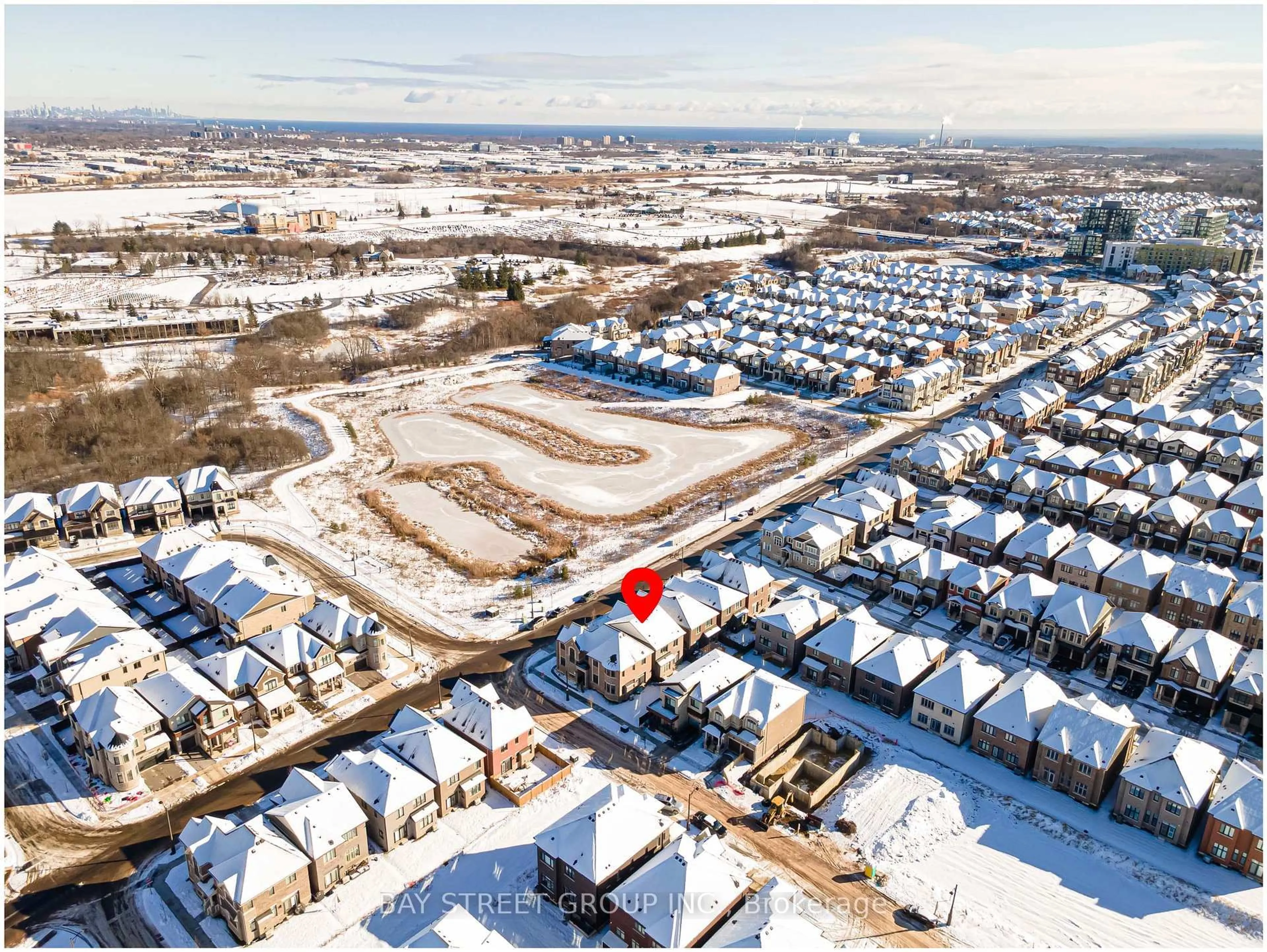 A pic from outside/outdoor area/front of a property/back of a property/a pic from drone, street for 3190 William Cutmore Blvd, Oakville Ontario L6H 7X3