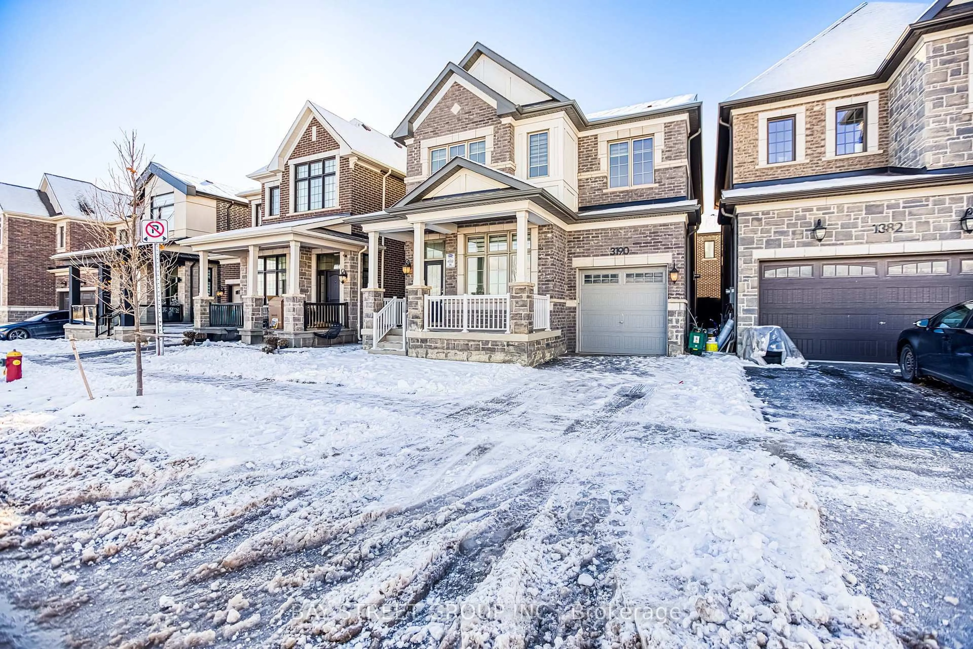 Home with brick exterior material, street for 3190 William Cutmore Blvd, Oakville Ontario L6H 7X3