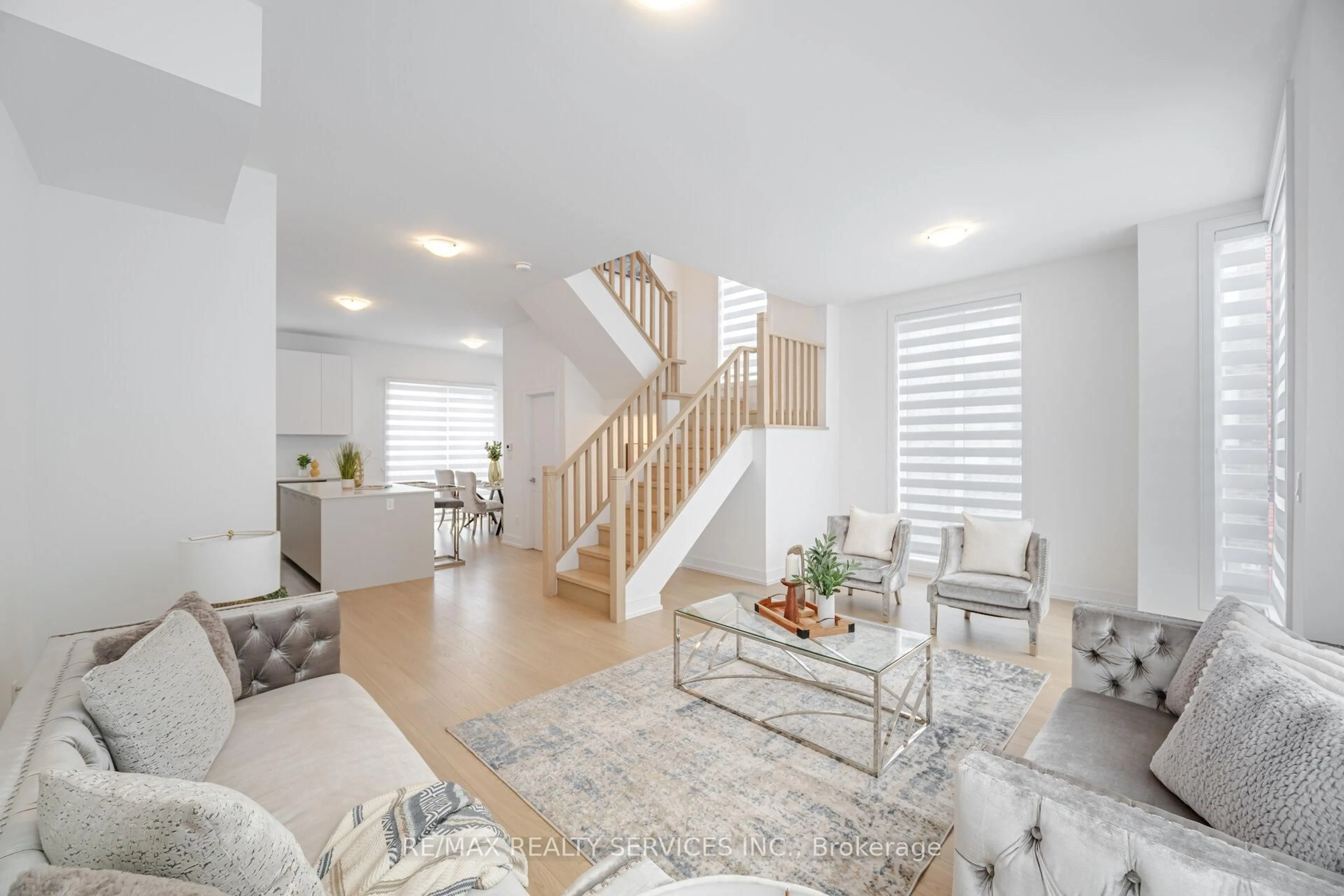 Living room with furniture, unknown for 1 Taylor Crt, Caledon Ontario L7E 4L2