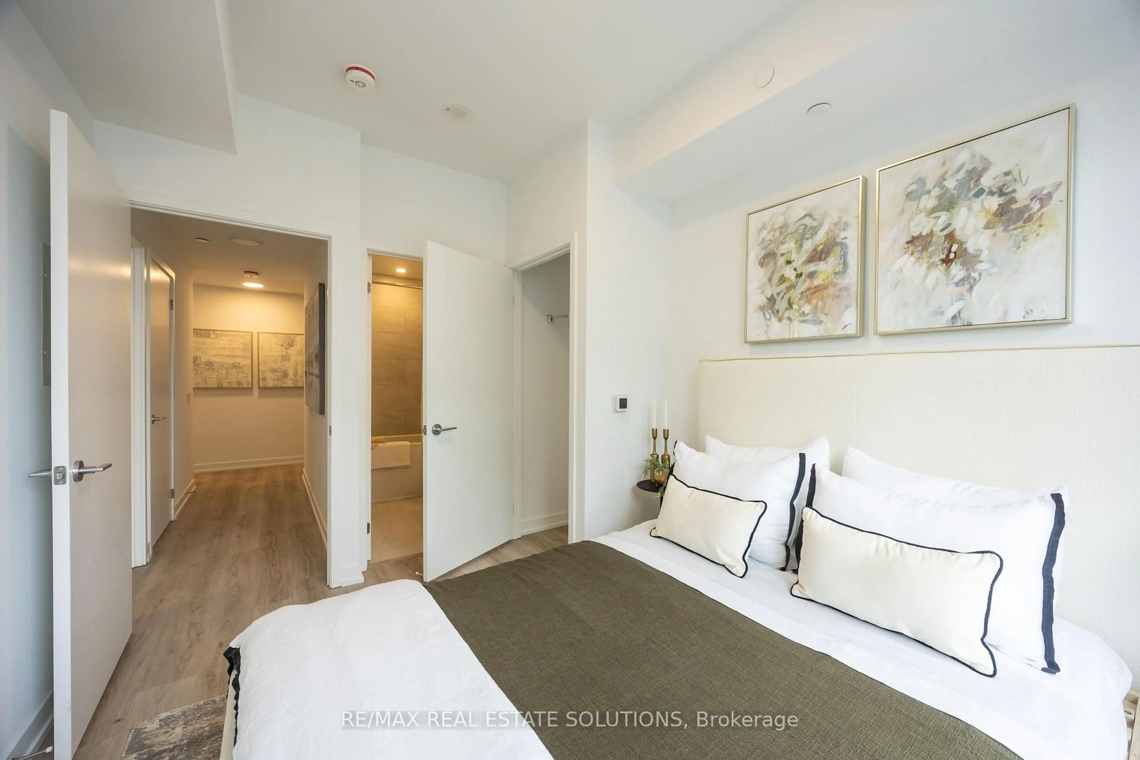 Bedroom with bed, unknown for 395 Square One Dr #2404, Mississauga Ontario L5B 0P6