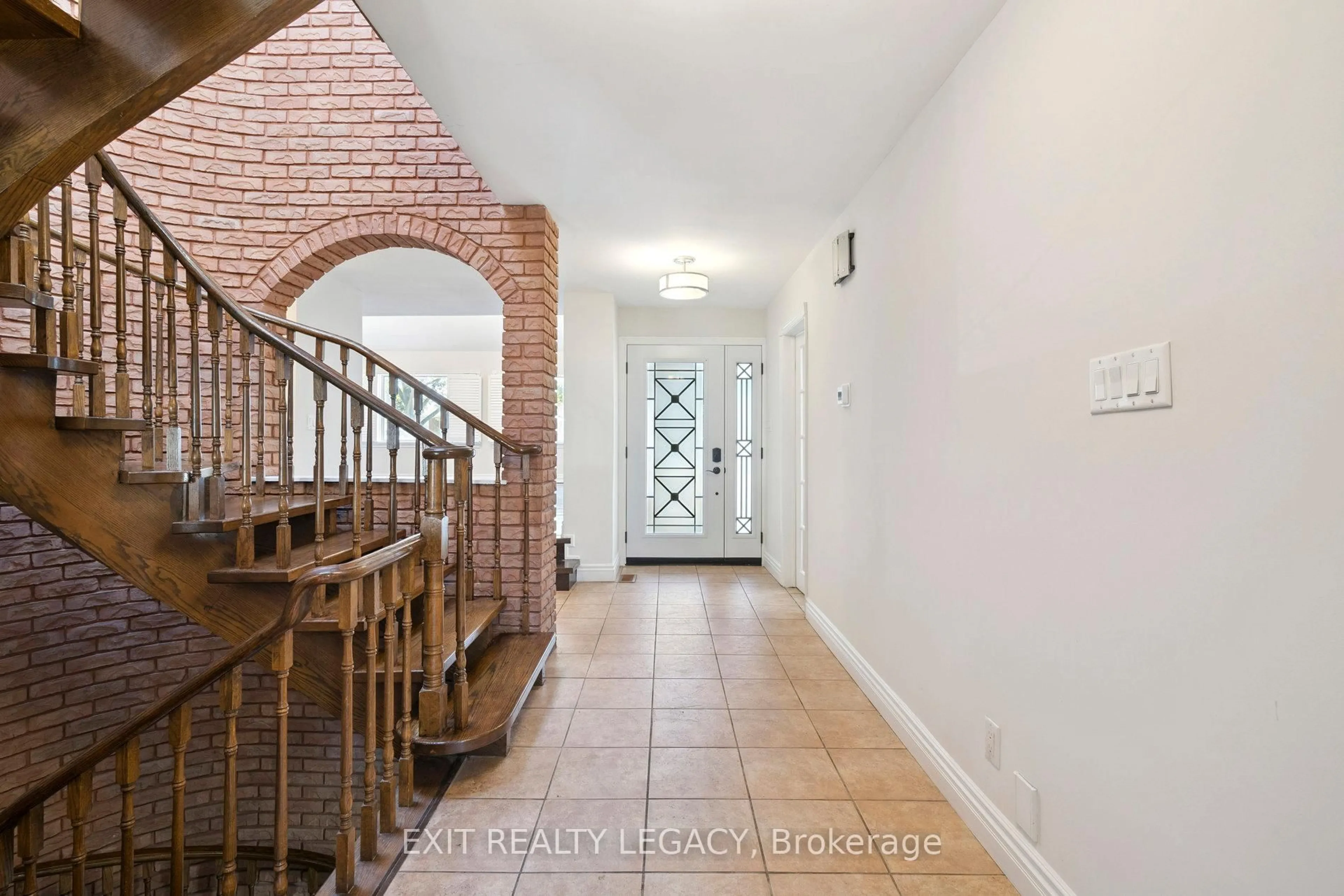 Indoor entryway for 6 Muir Ave, Toronto Ontario M9L 1H3