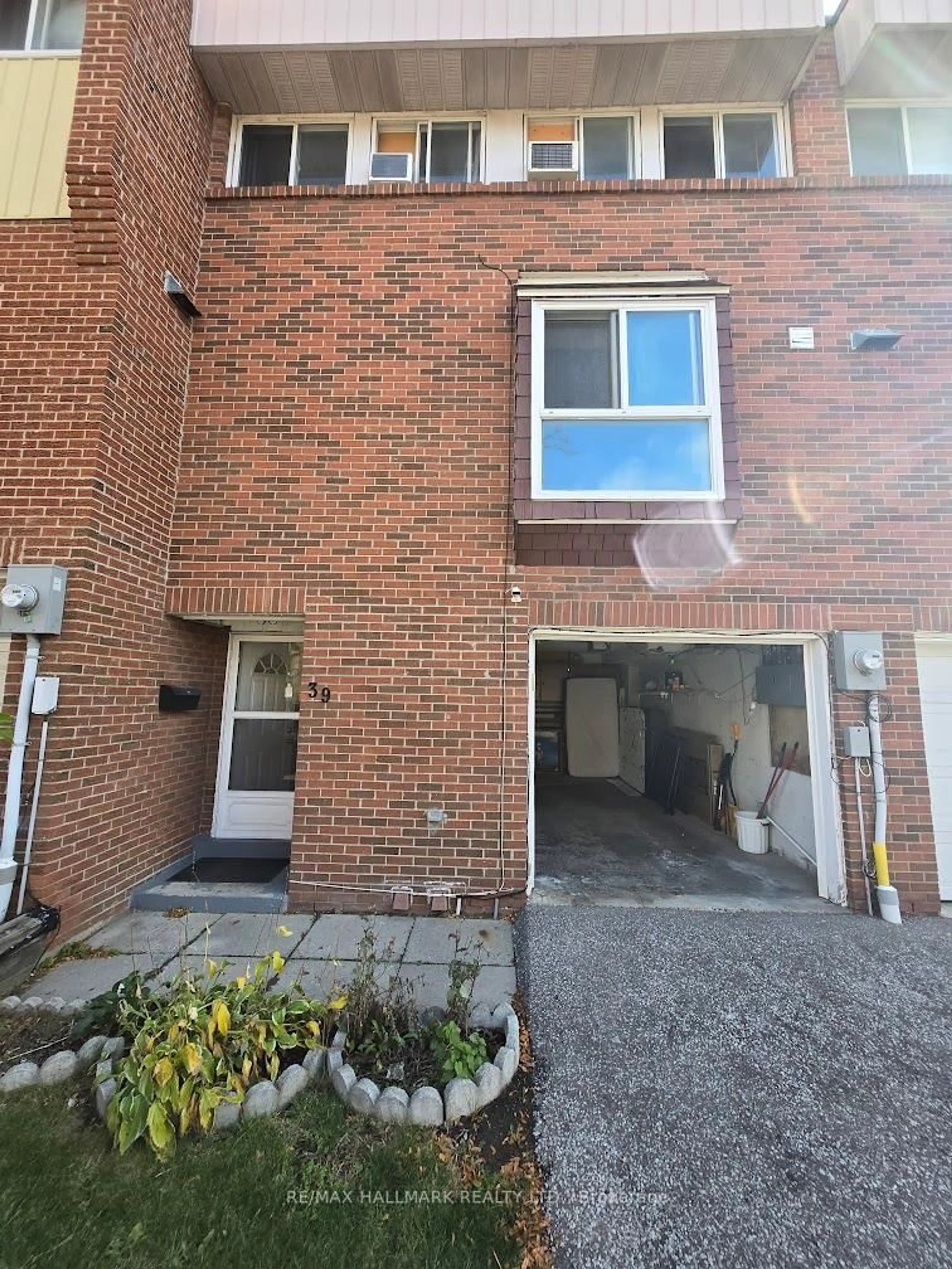 Home with brick exterior material, street for 39 John Cabot Way, Toronto Ontario M3N 2T5