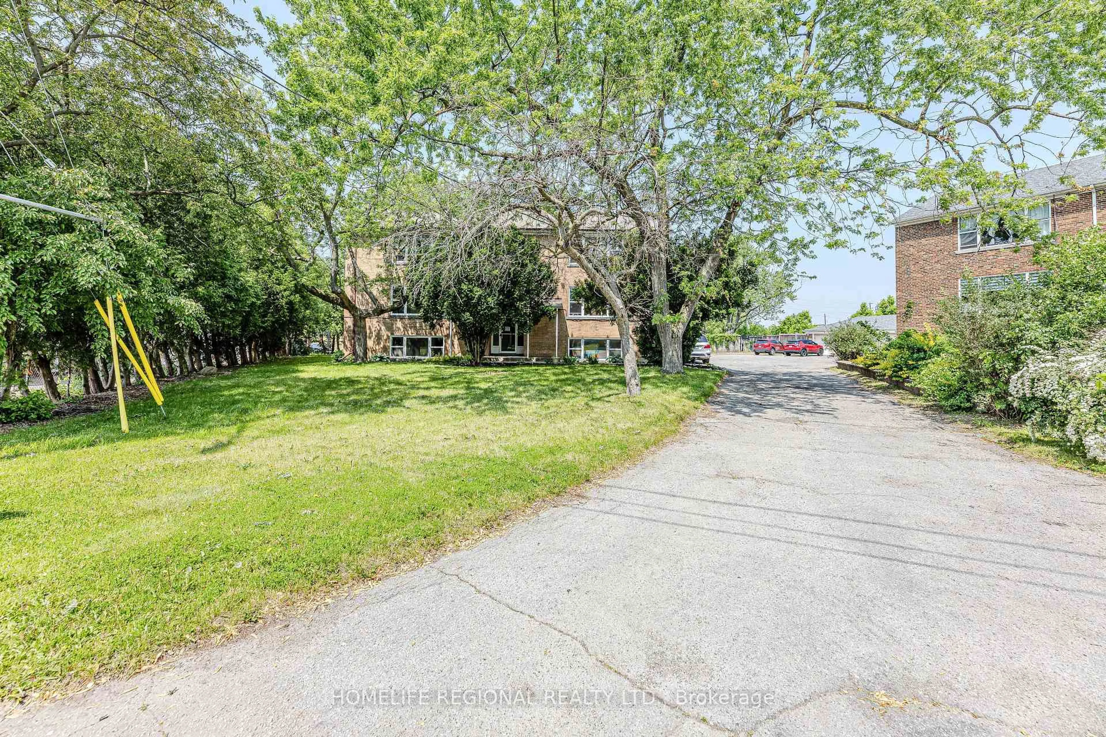 A pic from outside/outdoor area/front of a property/back of a property/a pic from drone, street for 50 Cuffley Cres, Toronto Ontario M3K 1Y2
