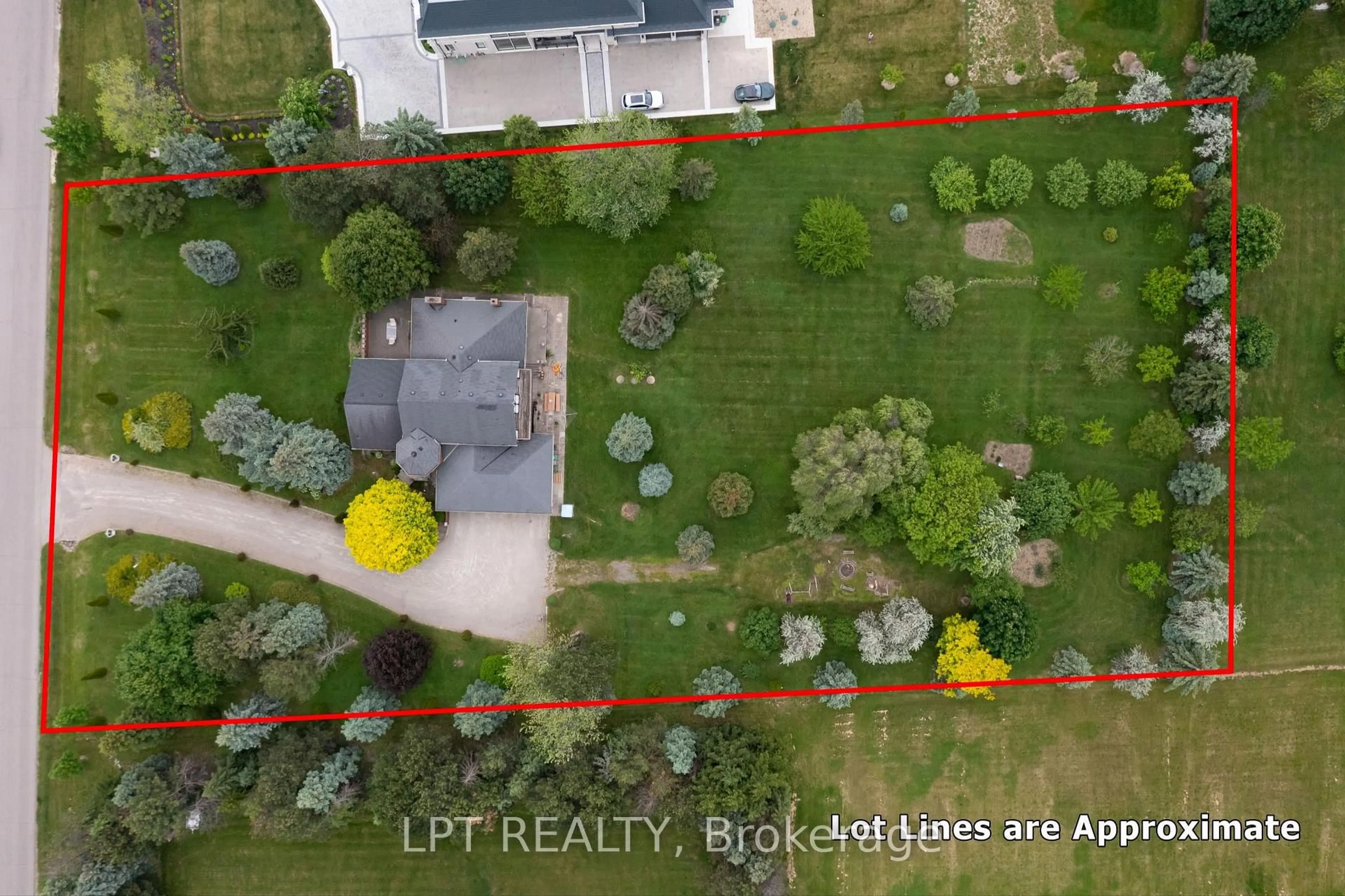 A pic from outside/outdoor area/front of a property/back of a property/a pic from drone, unknown for 6 Fenton Way, Brampton Ontario L6P 0P5