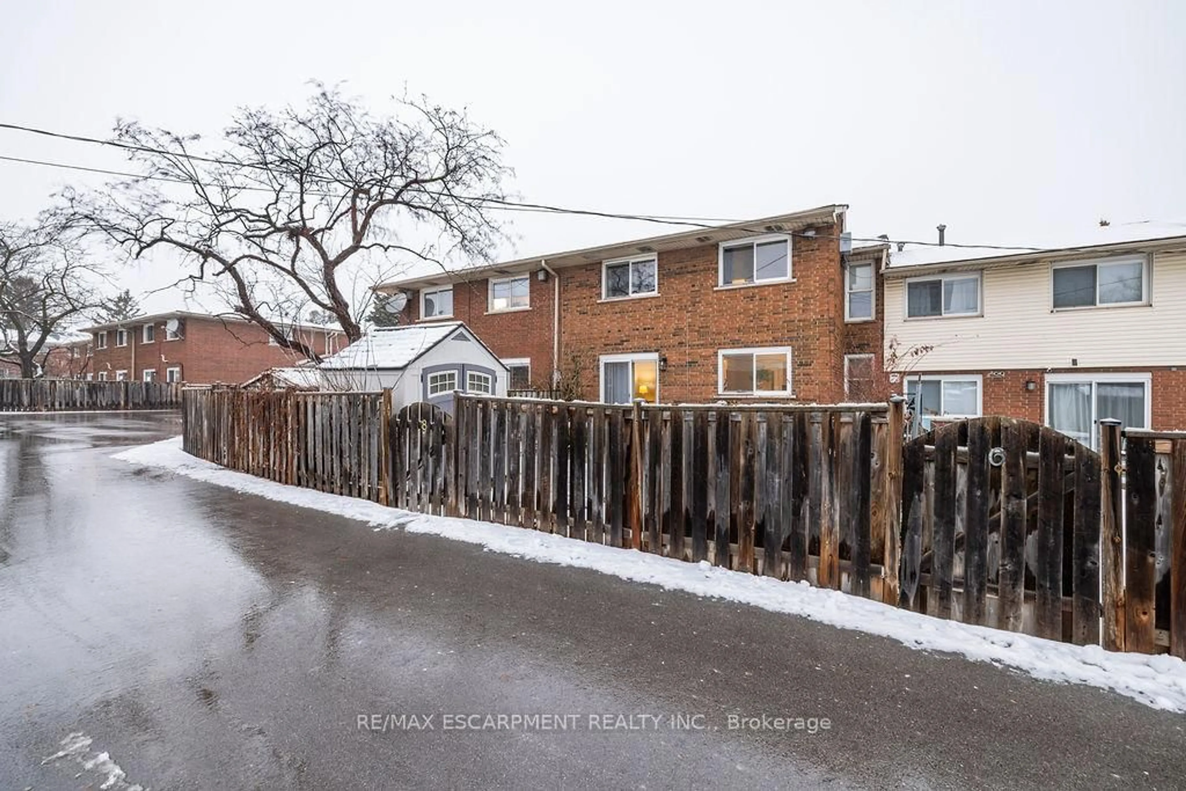 Unknown for 2079 Meadowbrook Rd #8, Burlington Ontario L7P 2A5