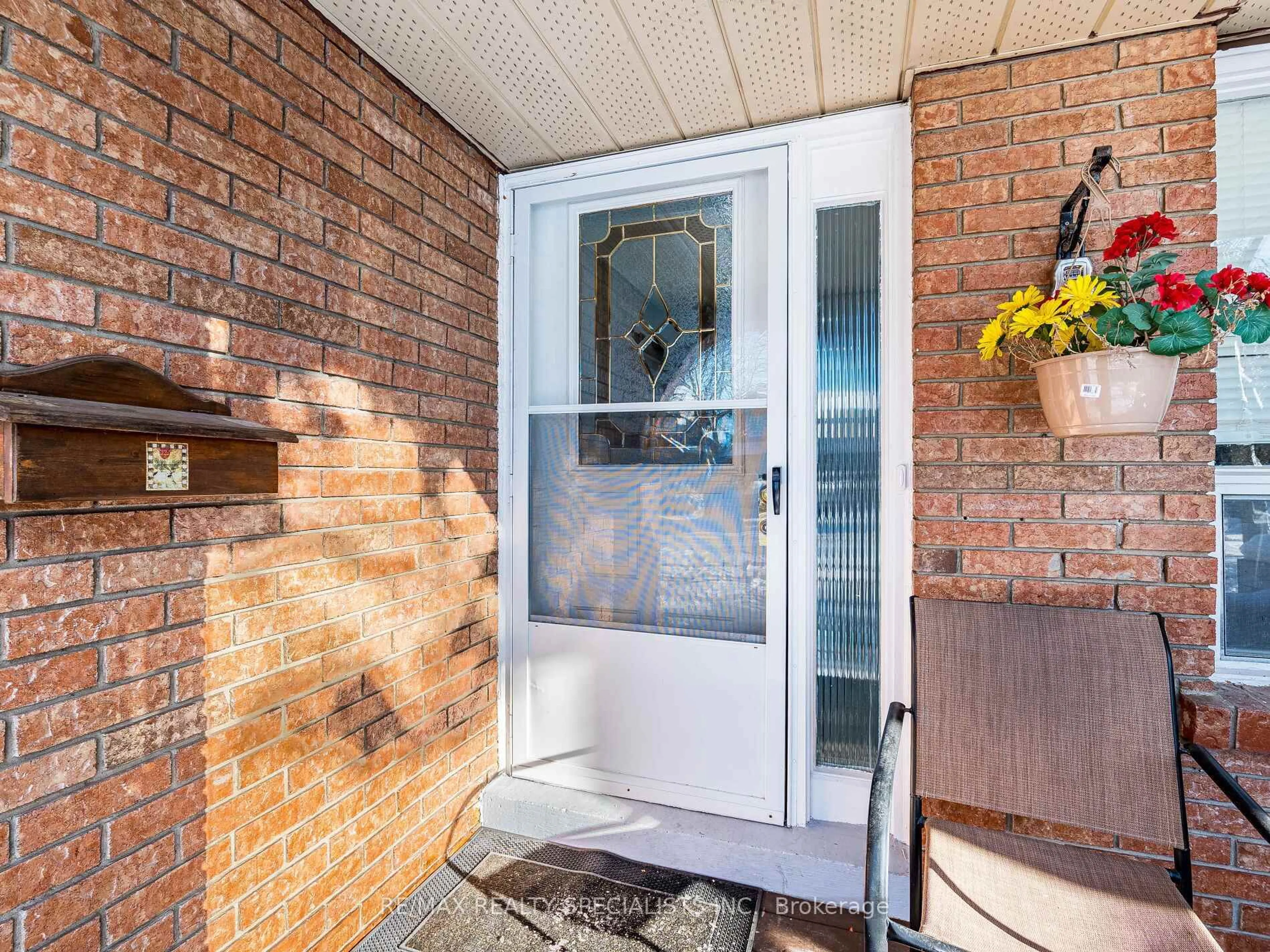 Indoor entryway for 21 Foxacre Row, Brampton Ontario L6V 3V7