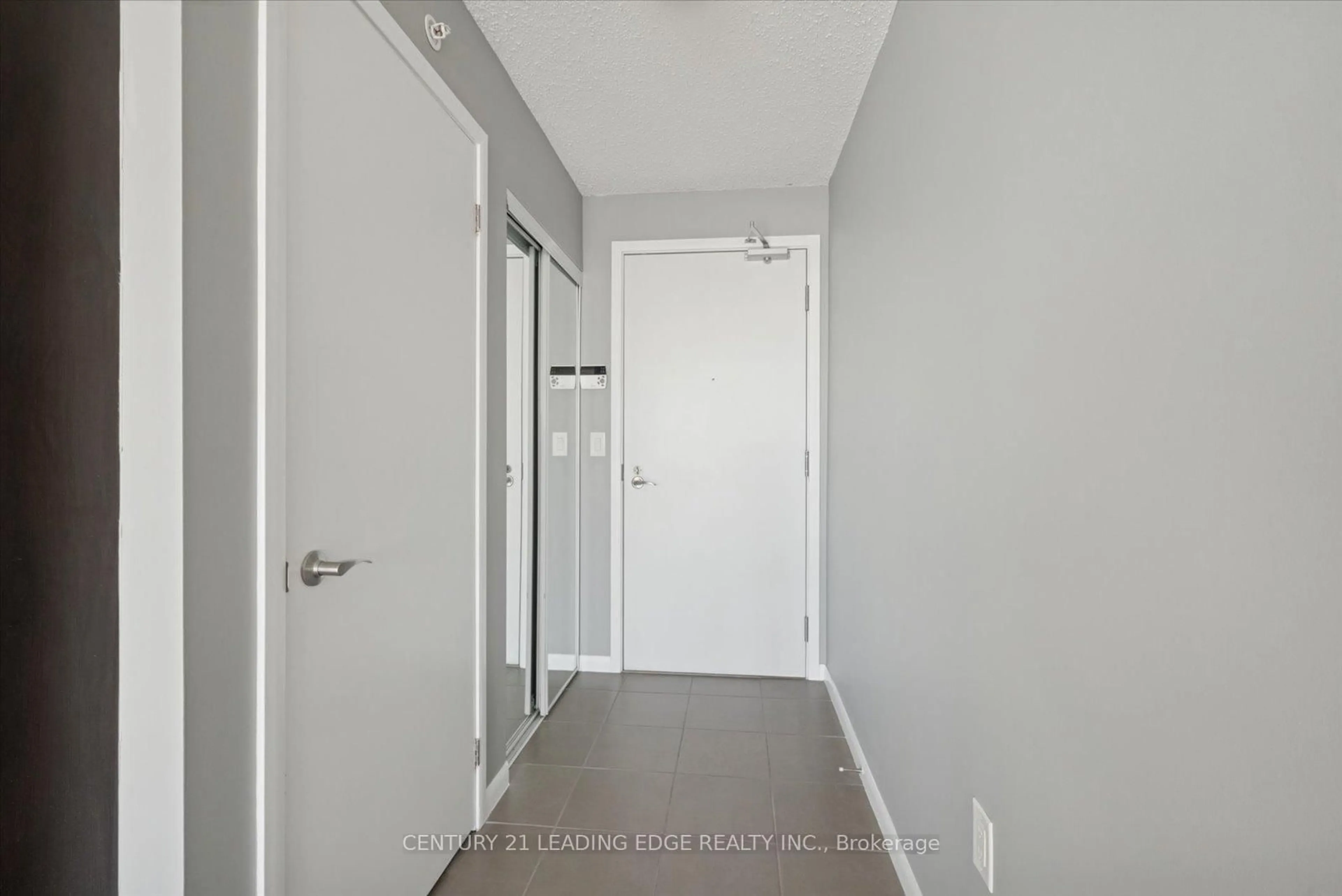 Indoor entryway for 800 Lawrence Ave #1416, Toronto Ontario M6A 0A5