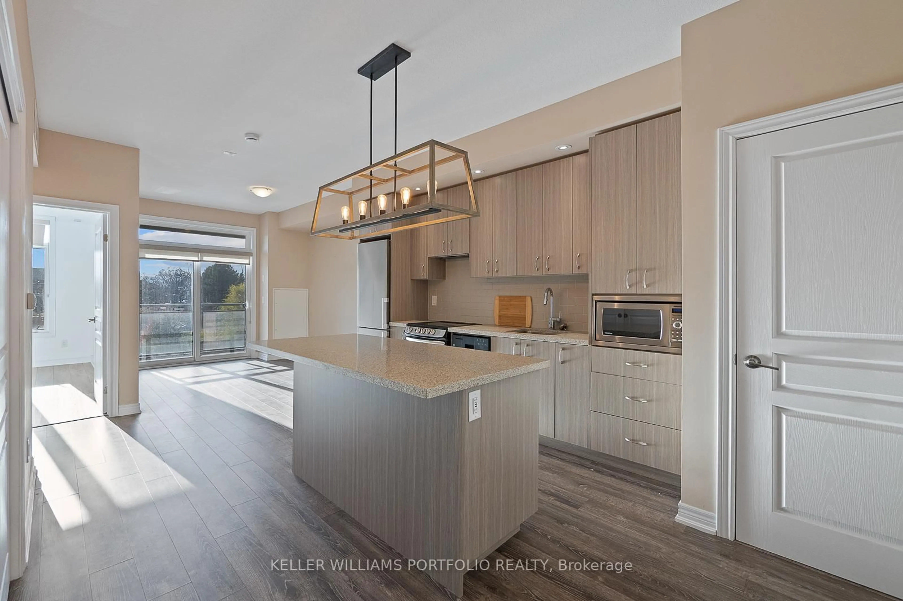 Open concept kitchen, unknown for 457 Plains Rd #322, Burlington Ontario L7T 0B8