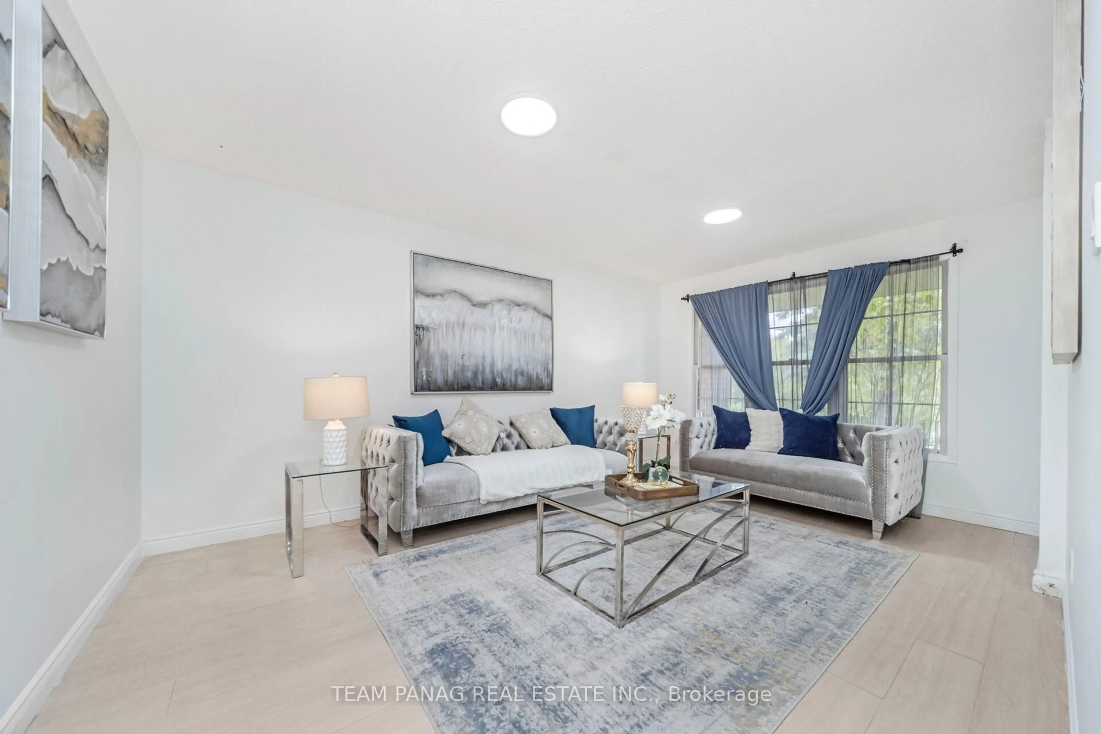 Living room with furniture, unknown for 6 Coronation Circ, Brampton Ontario L6Z 3Z6