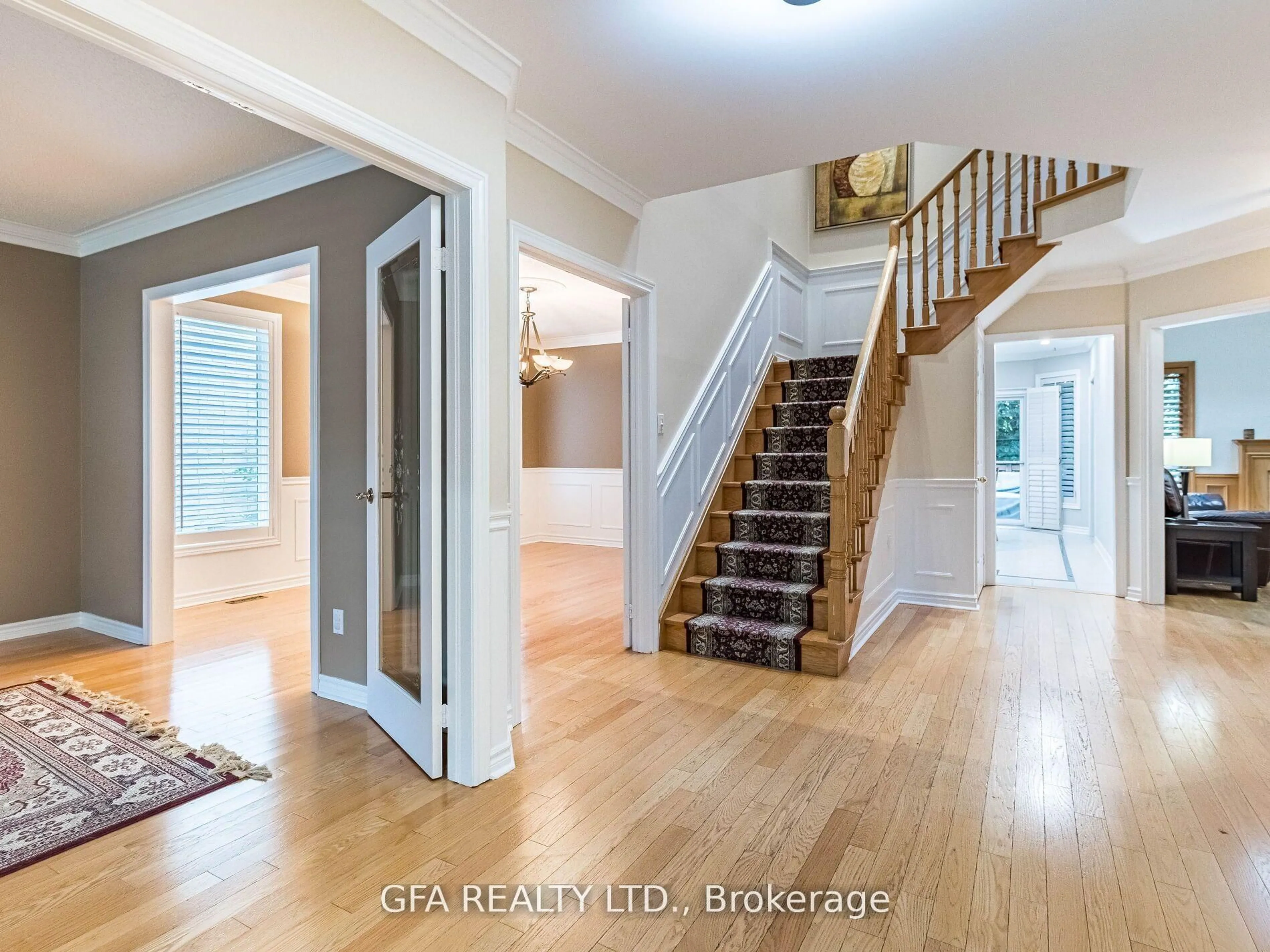 Indoor entryway for 1027 Masters Green, Oakville Ontario L6M 2N7