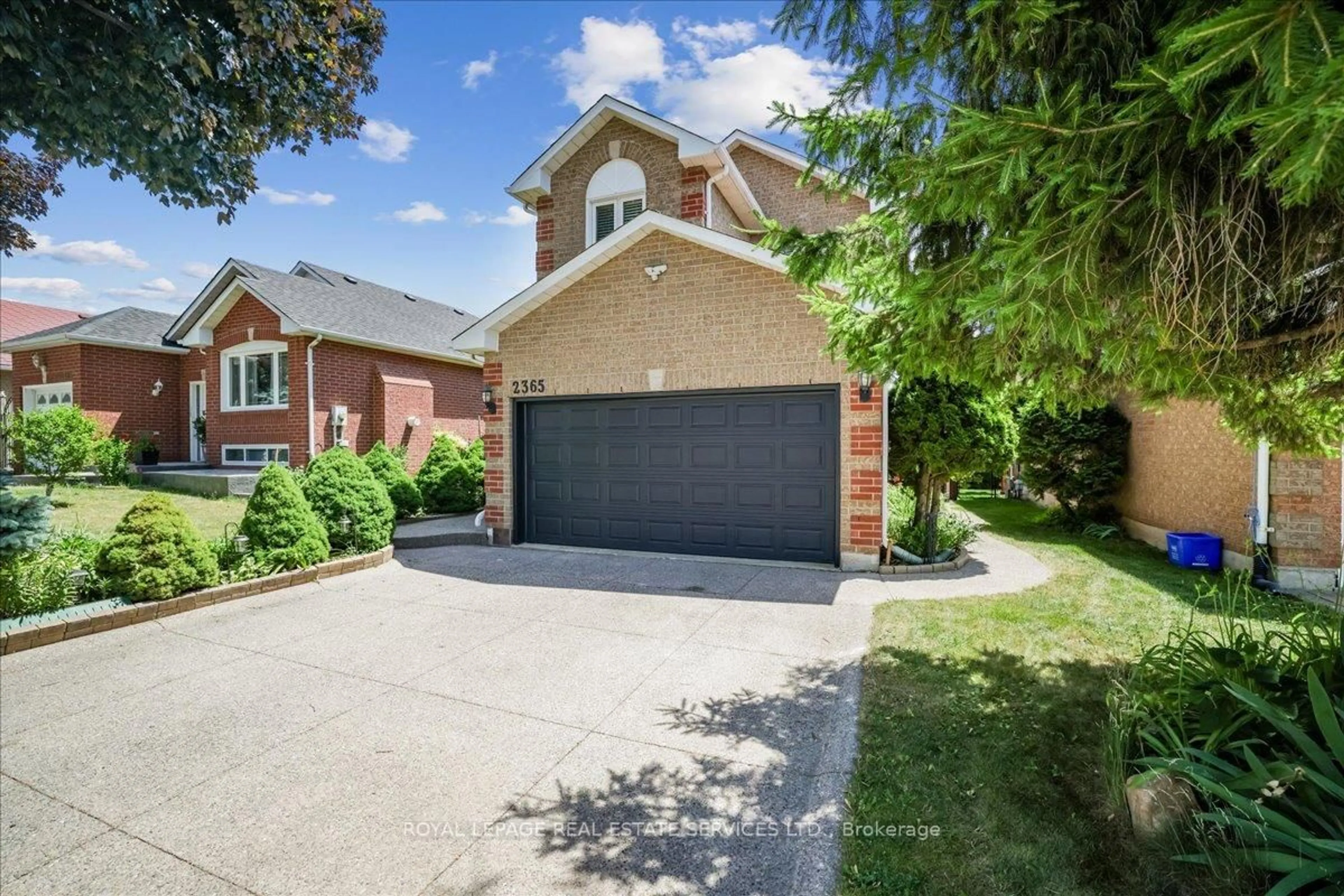 Home with brick exterior material, street for 2365 Grand Ravine Dr, Oakville Ontario L6H 6A8