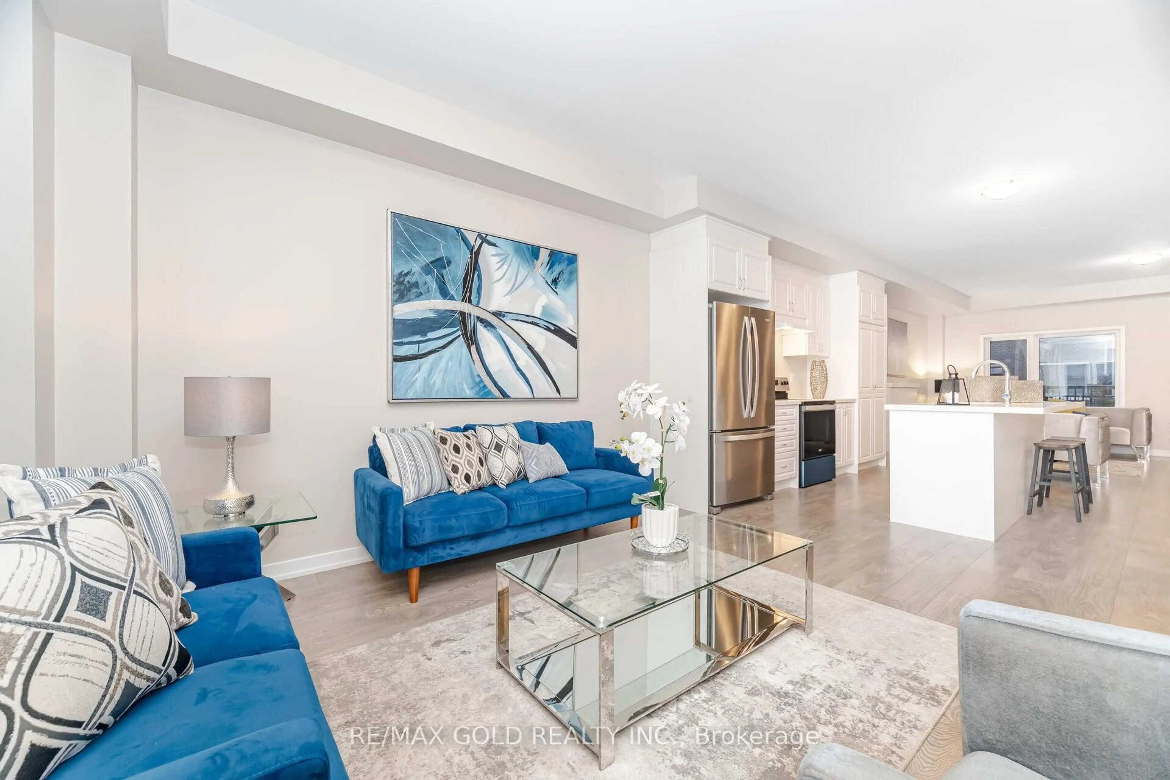 Living room with furniture, unknown for 19 Lambert Lane, Caledon Ontario L7E 4M5