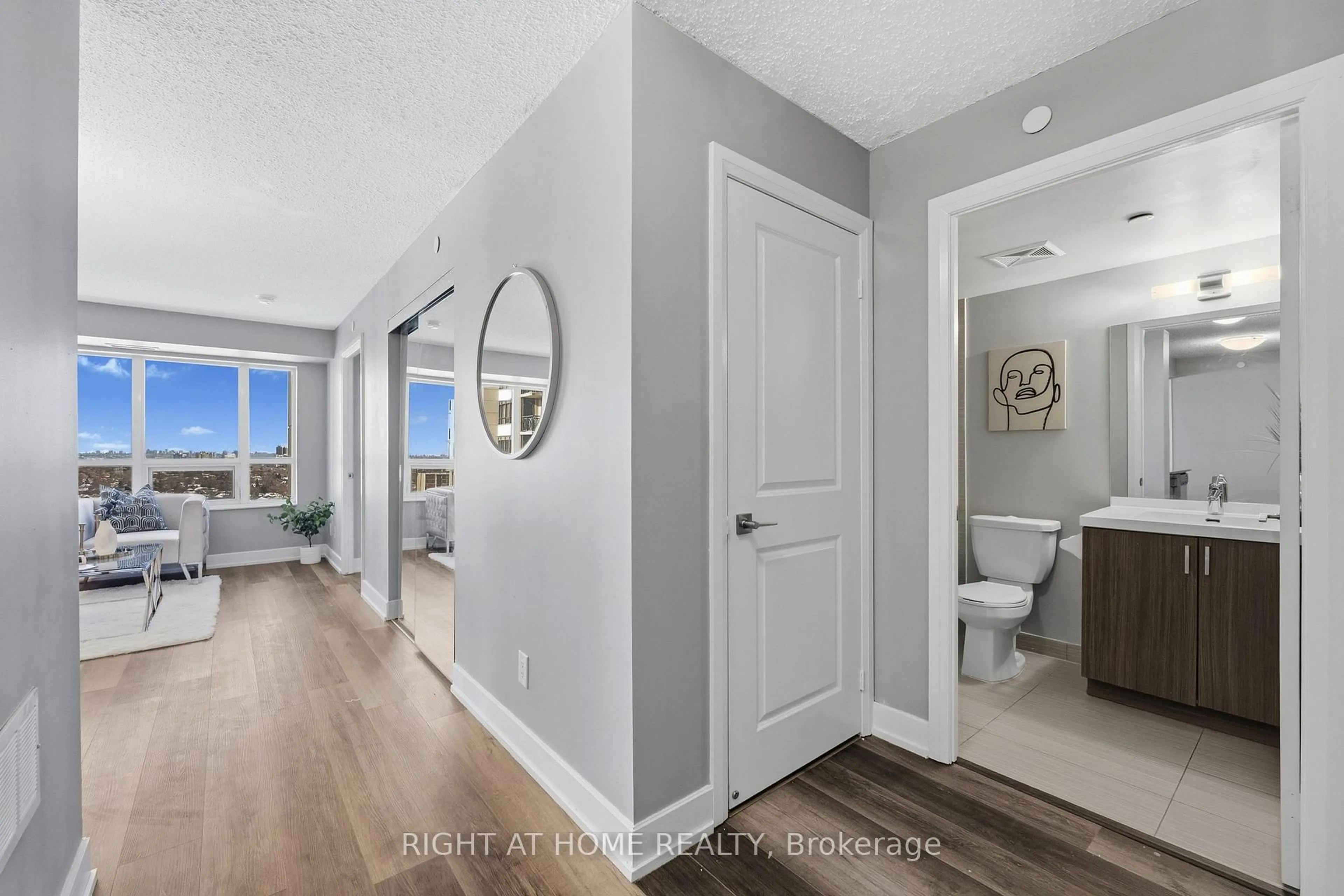 Indoor entryway for 6 Eva Rd #2103, Toronto Ontario M9C 0B1