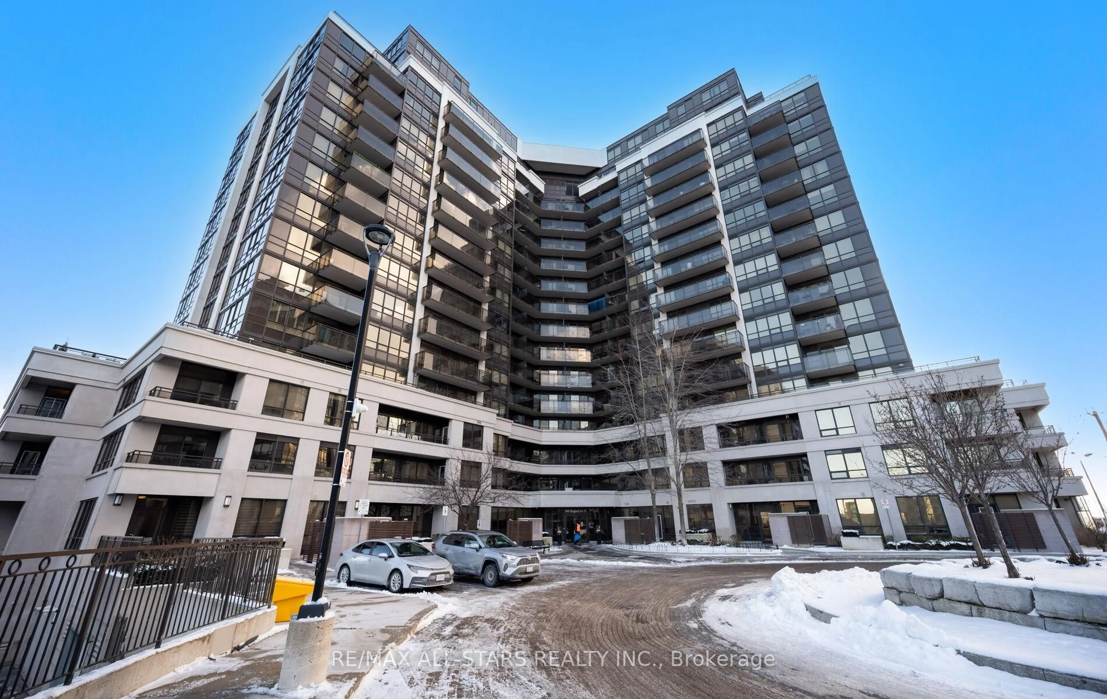 Indoor foyer for 1060 Sheppard Ave #703, Toronto Ontario M3J 0G7