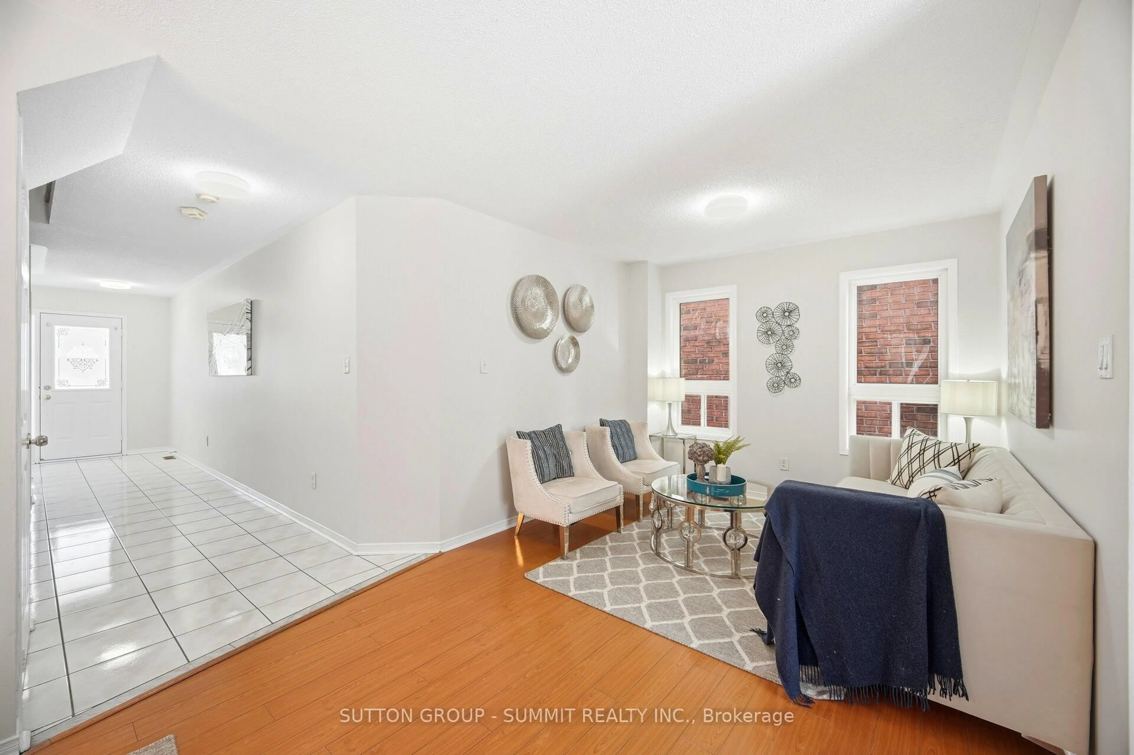 Living room with furniture, unknown for 91 Woodhaven Dr, Brampton Ontario L7A 1Y8