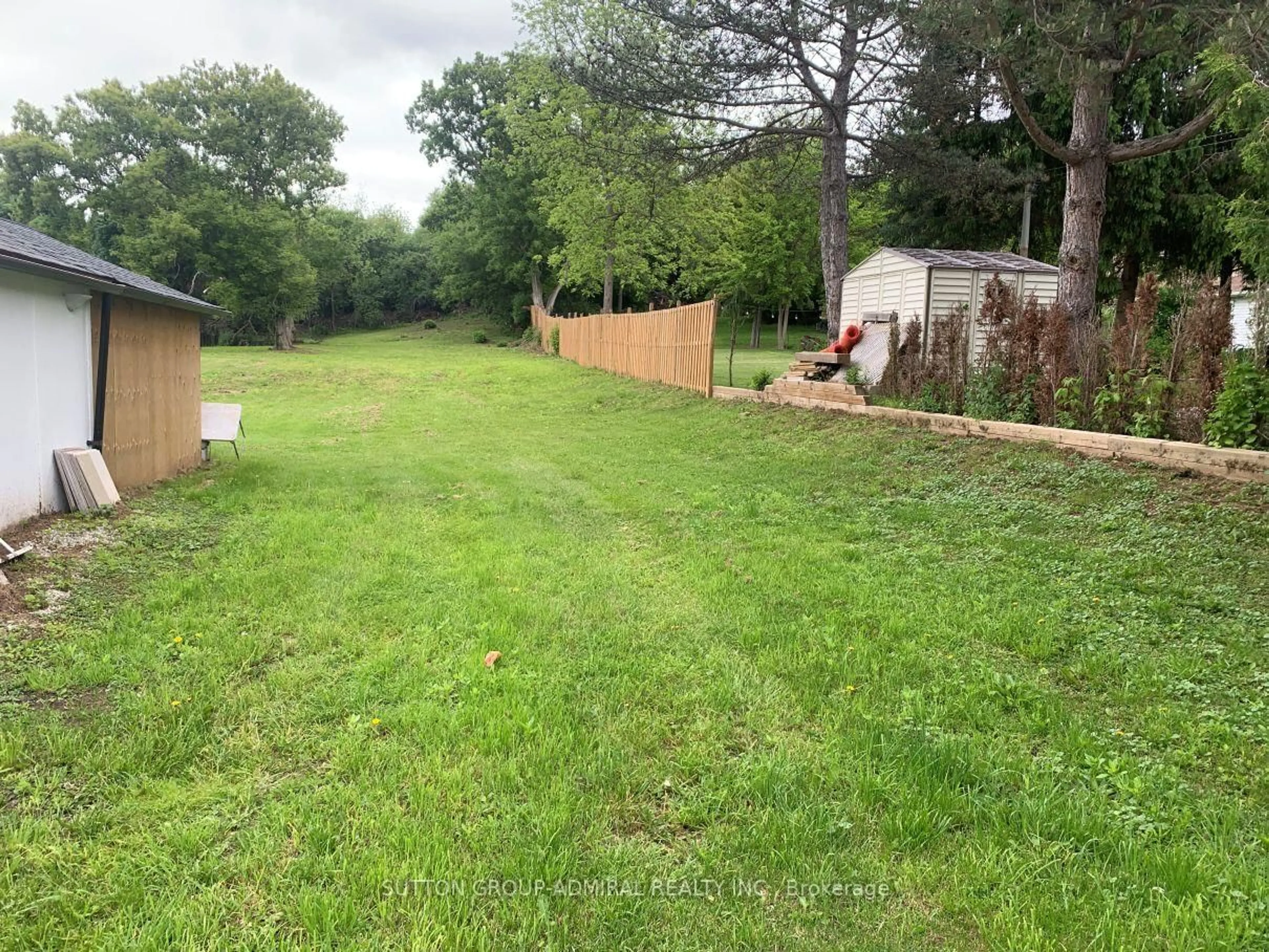 A pic from outside/outdoor area/front of a property/back of a property/a pic from drone, forest/trees view for 148 ROWNTREE MILL Rd, Toronto Ontario M9L 1C9