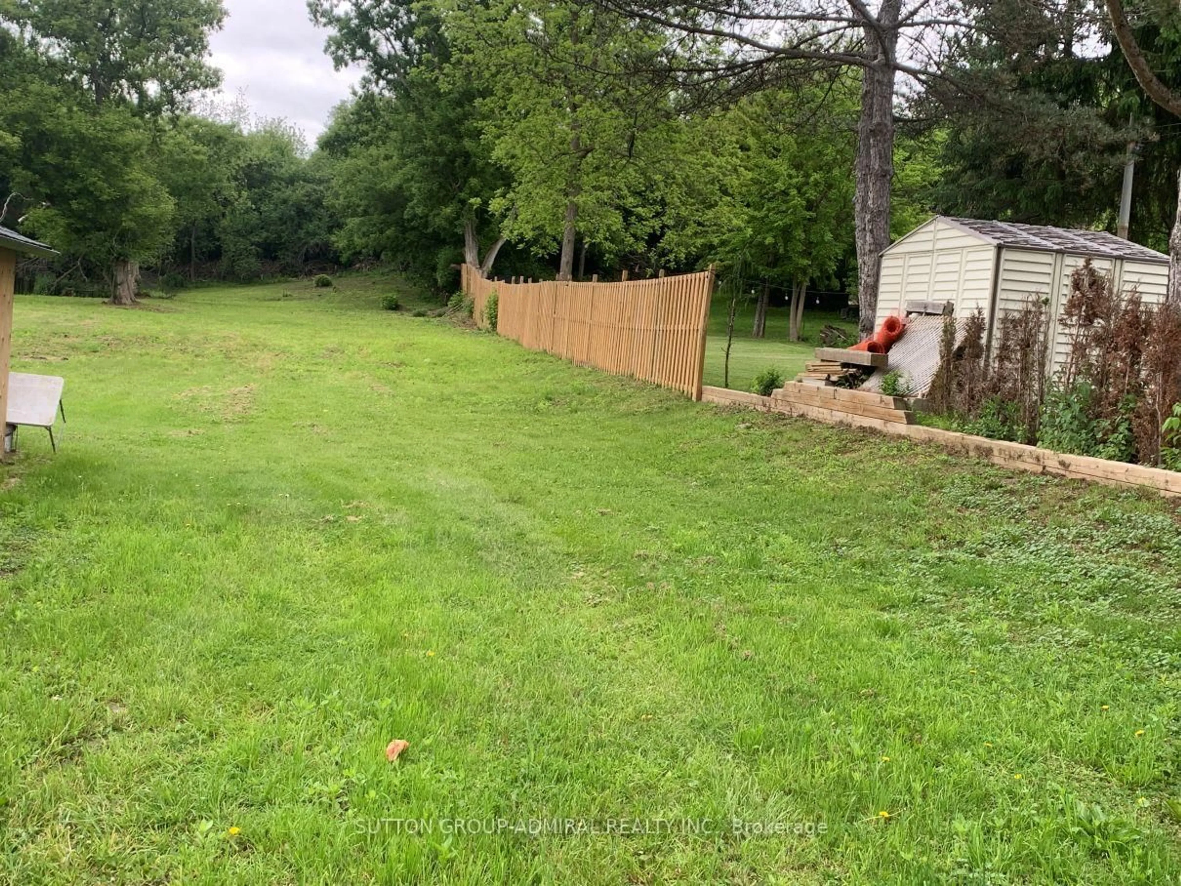 A pic from outside/outdoor area/front of a property/back of a property/a pic from drone, unknown for 148 ROWNTREE MILL Rd, Toronto Ontario M9L 1C9