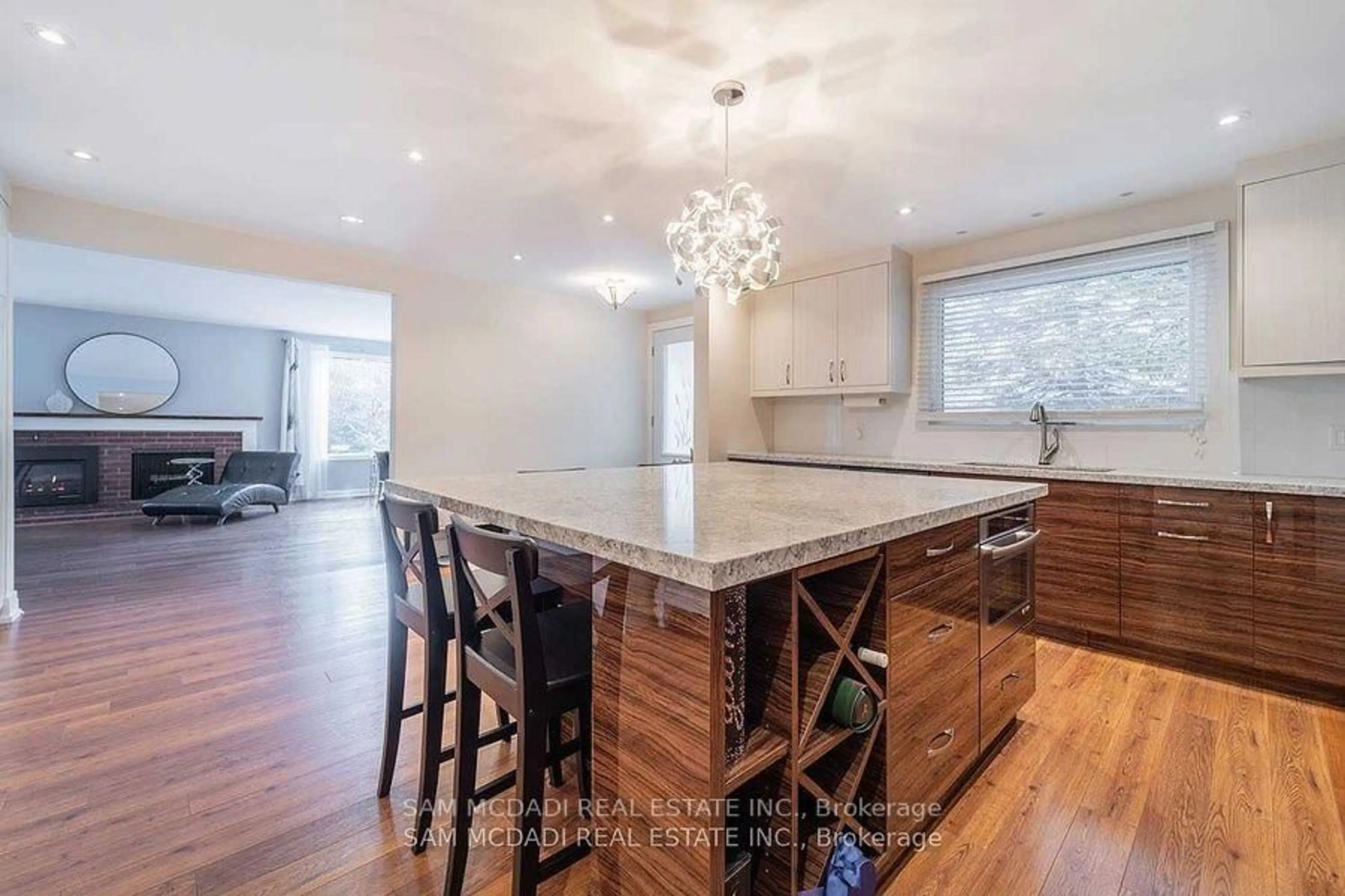 Open concept kitchen, unknown for 1730 Sunningdale Bend, Mississauga Ontario L5J 1G1