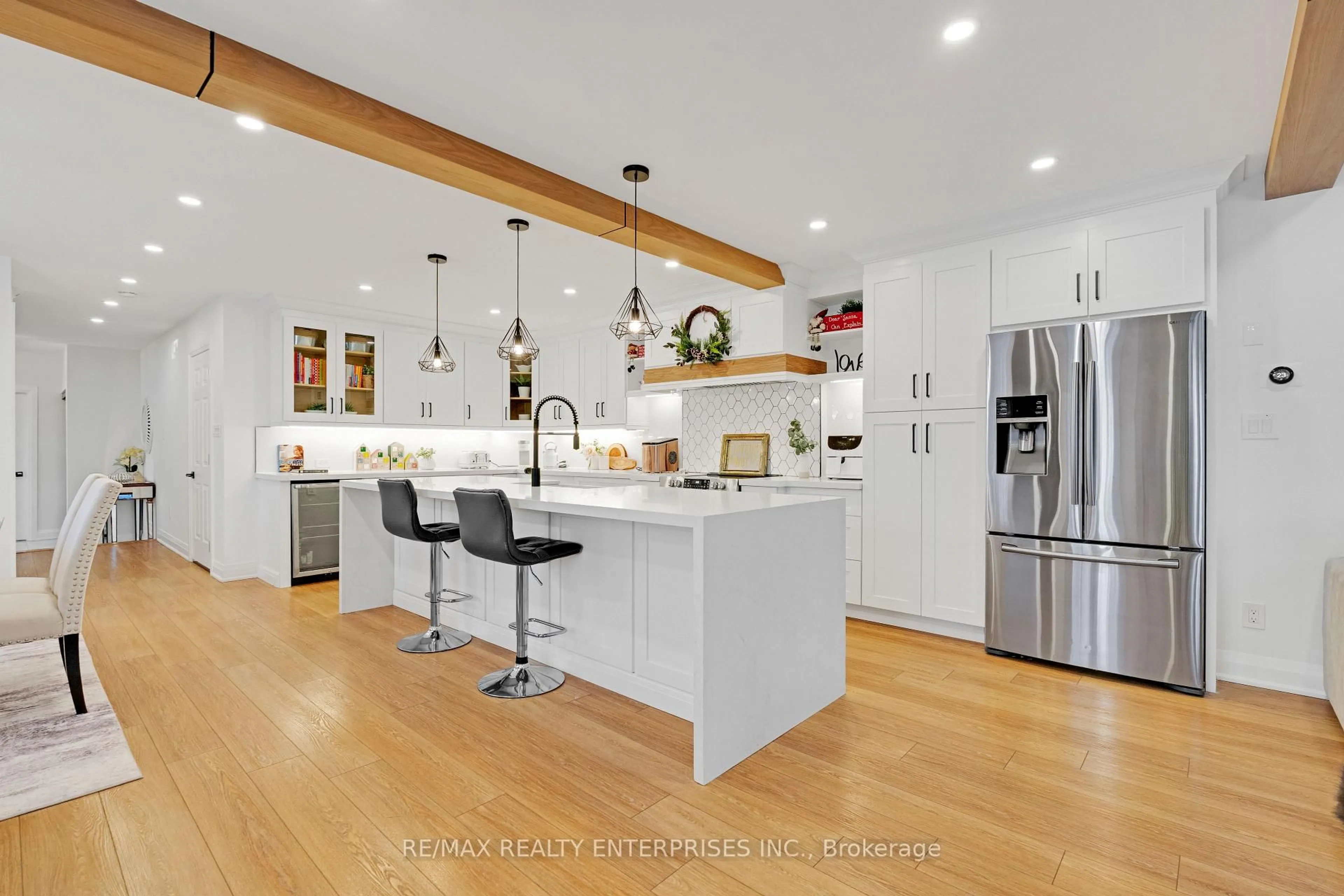 Open concept kitchen, unknown for 1201 Lamont Cres, Milton Ontario L9T 6N6