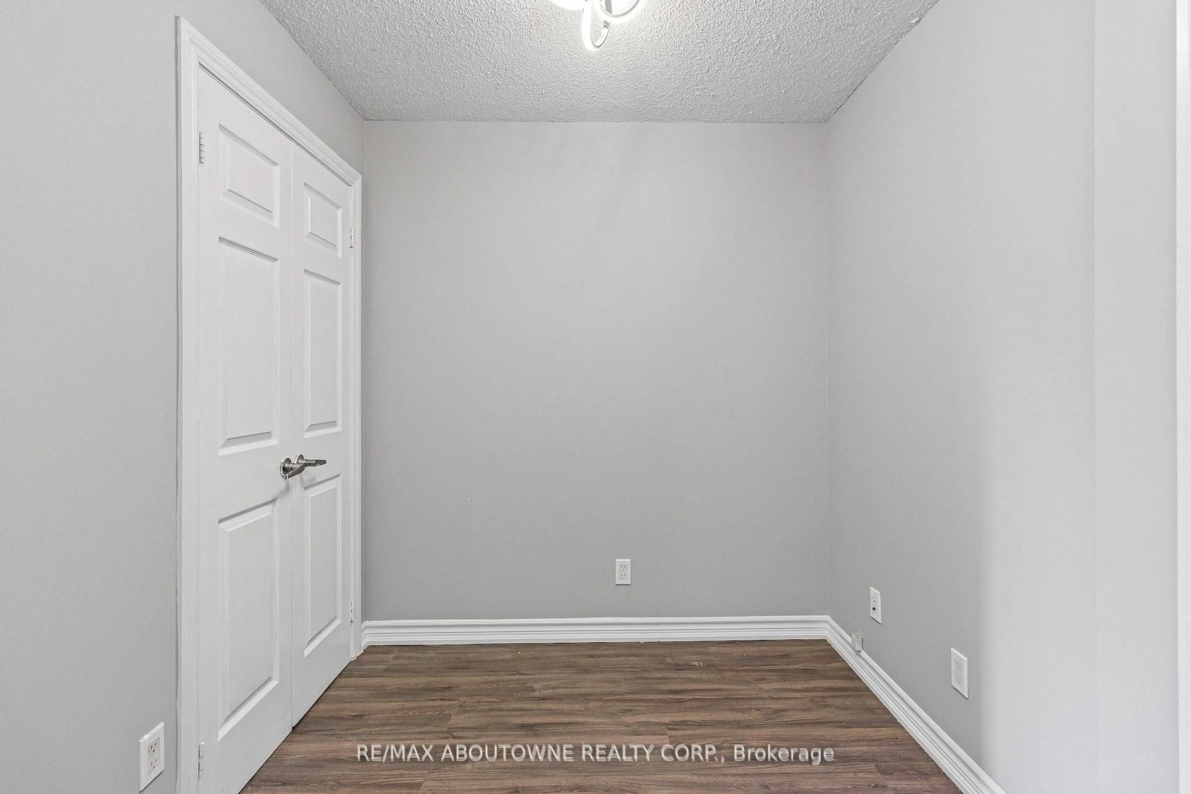 Unknown for 310 Burnhamthorpe Rd #401, Mississauga Ontario L5B 4P9