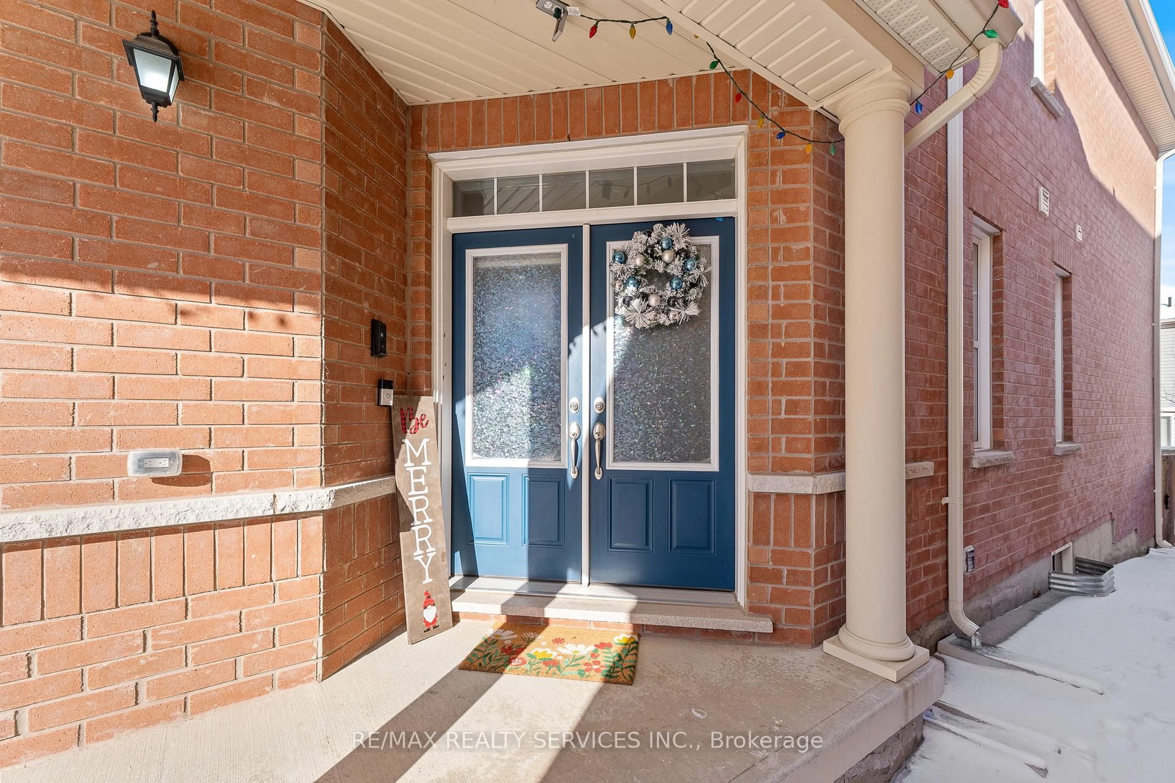 Indoor entryway for 13 Fenchurch Dr, Brampton Ontario L7A 4G5