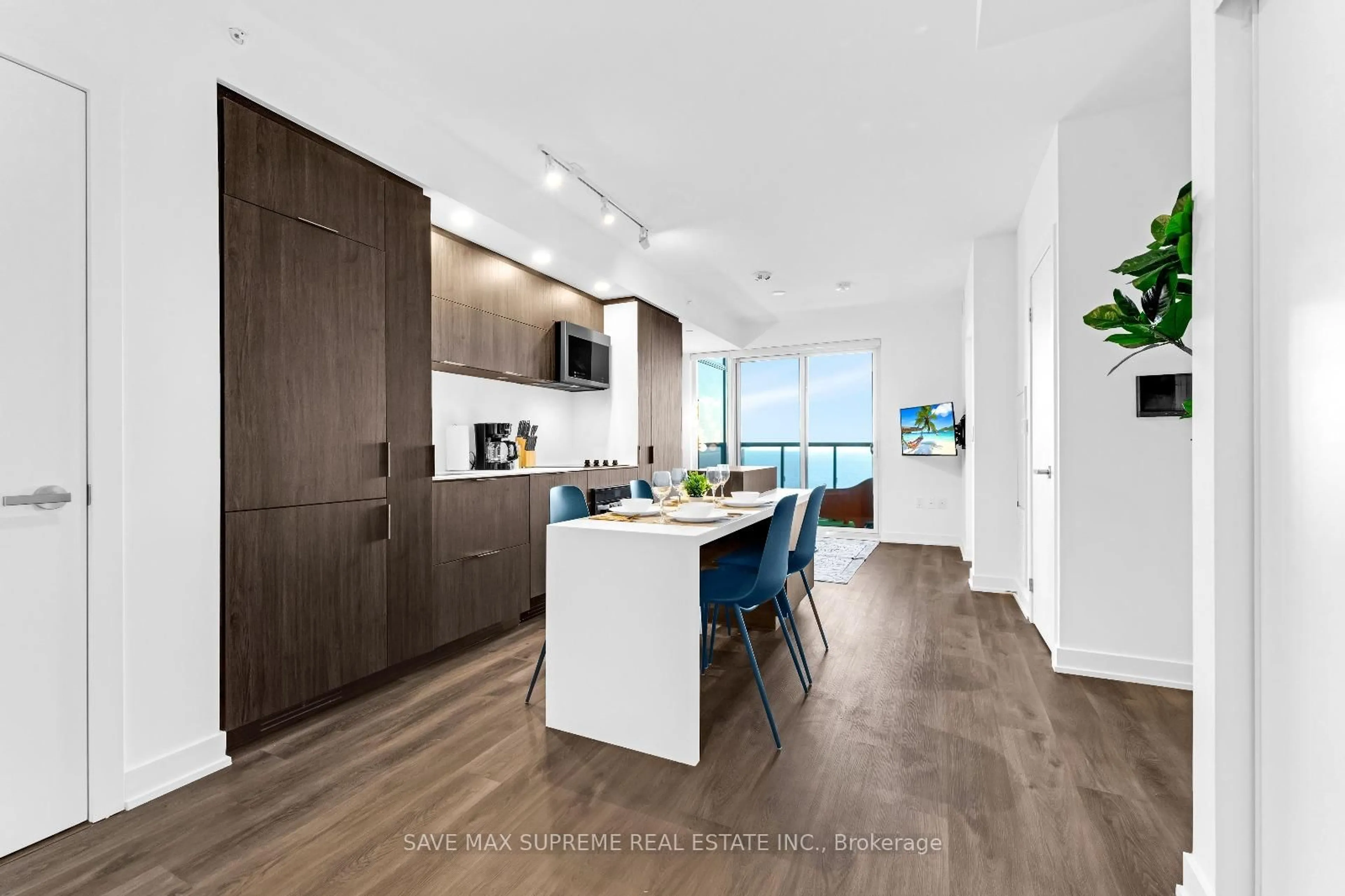 Open concept kitchen, unknown for 370 Martha St #1406, Burlington Ontario L7R 0G9