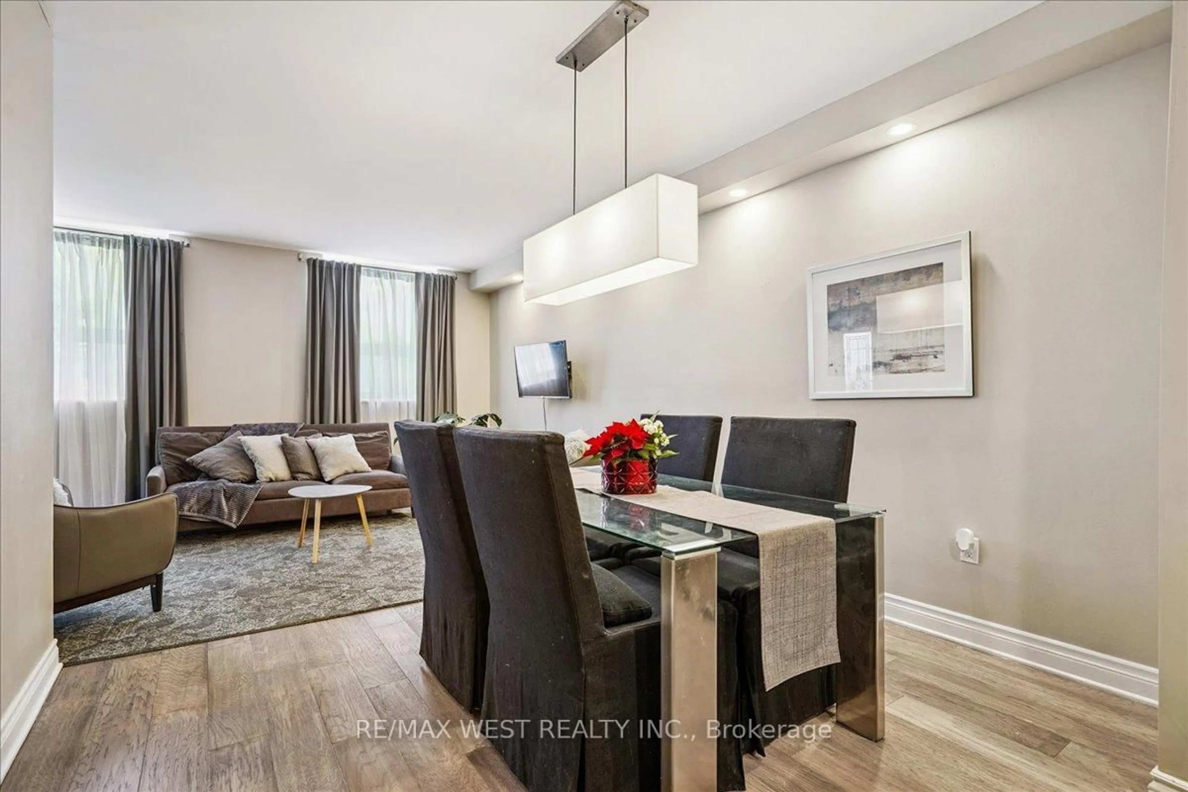 Unknown for 4 Lisa St #103, Brampton Ontario L6T 4B6