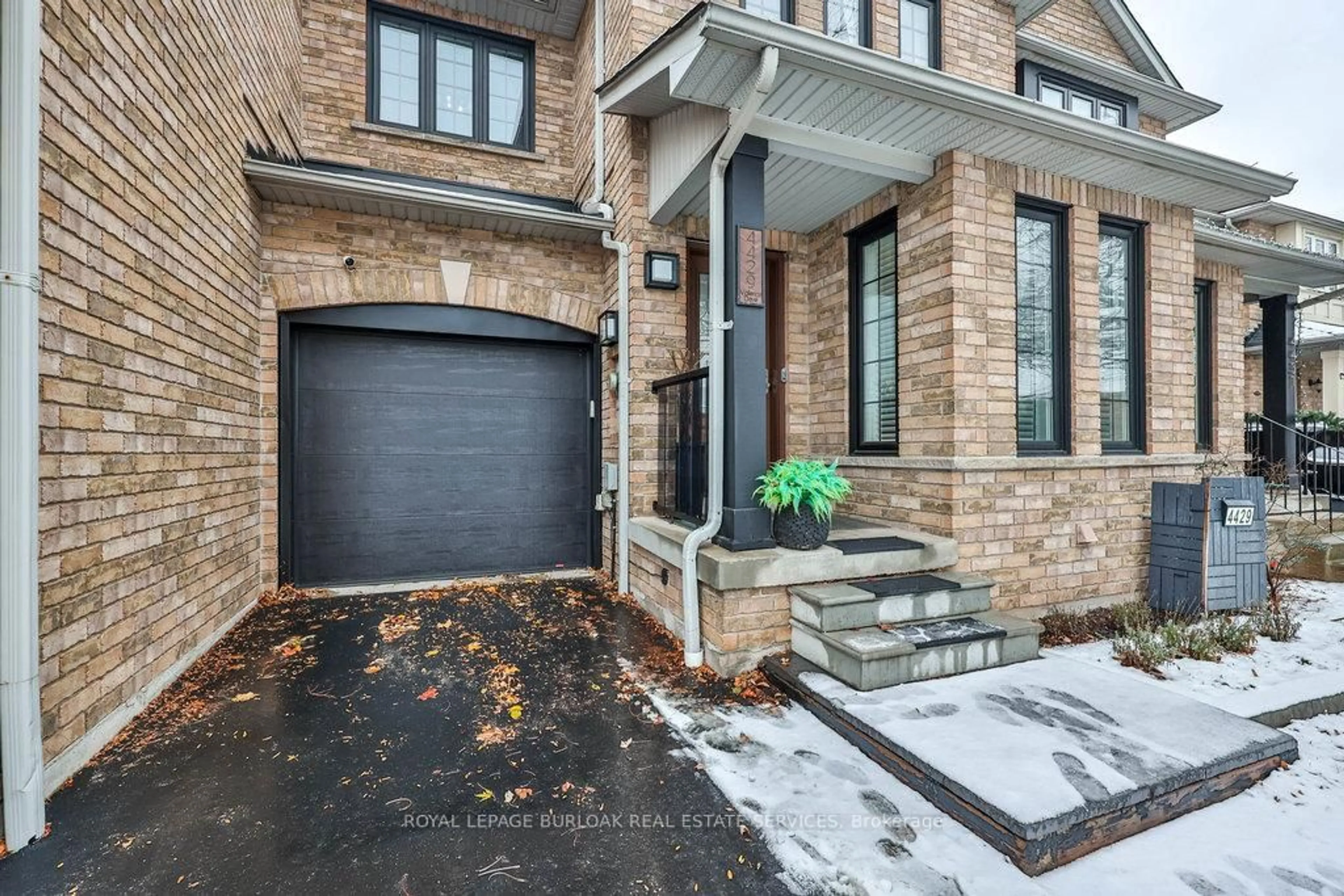 Home with brick exterior material, street for 4429 Vallence Dr, Burlington Ontario L7L 6J8