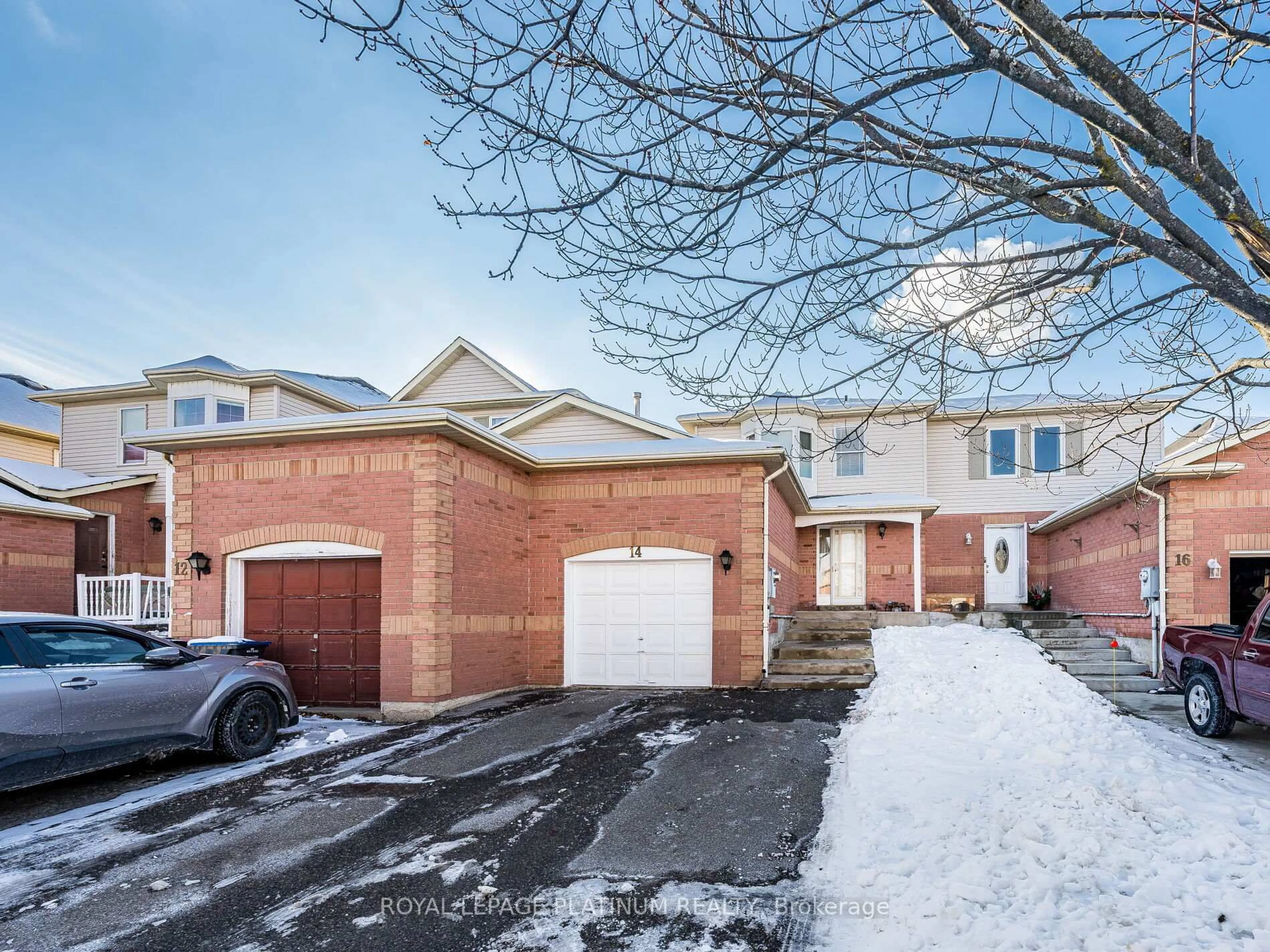 Home with brick exterior material, street for 14 Wallingford Crt, Brampton Ontario L6Y 4V7