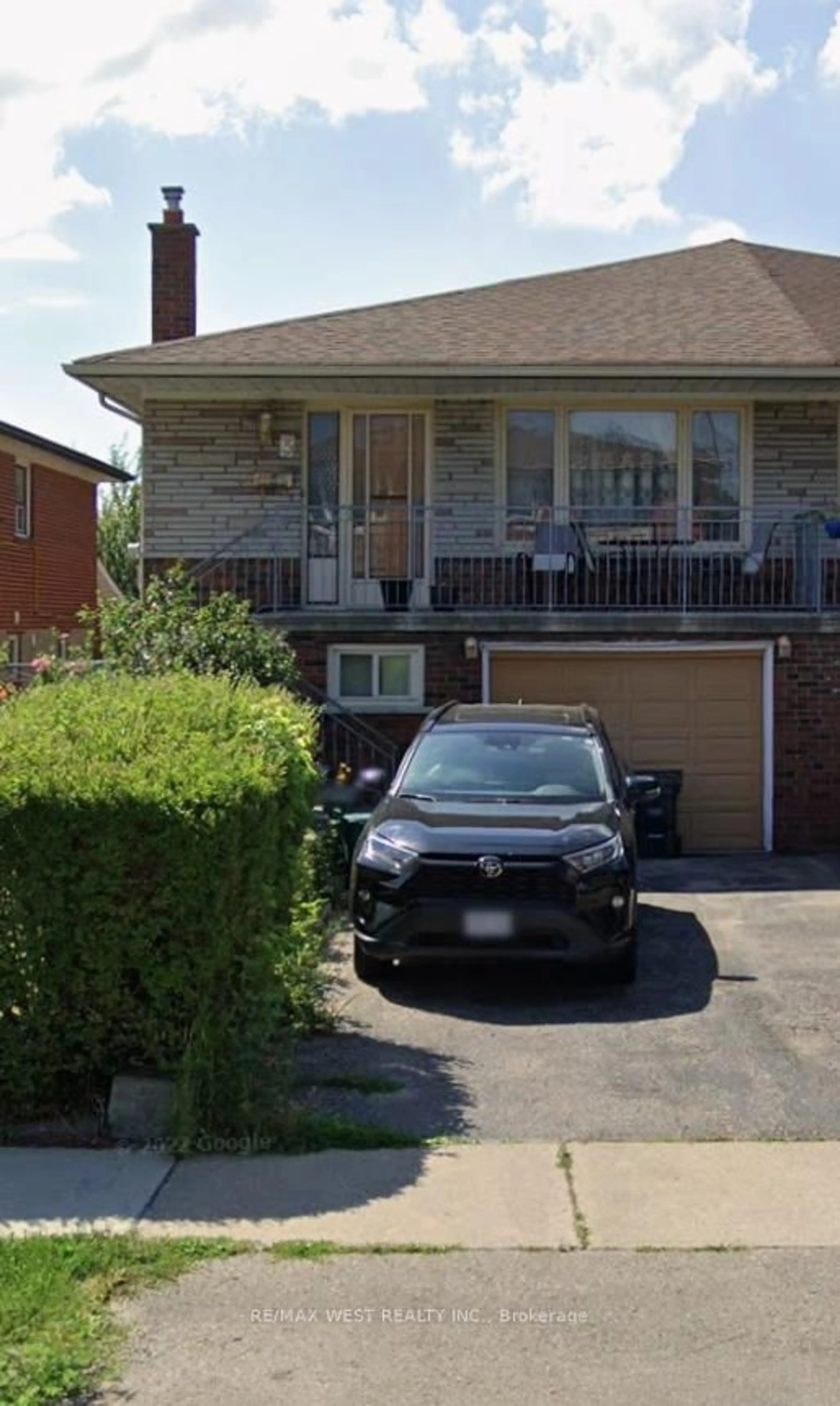 A pic from outside/outdoor area/front of a property/back of a property/a pic from drone, street for 3 Lakeland Dr, Toronto Ontario M9V 1M8