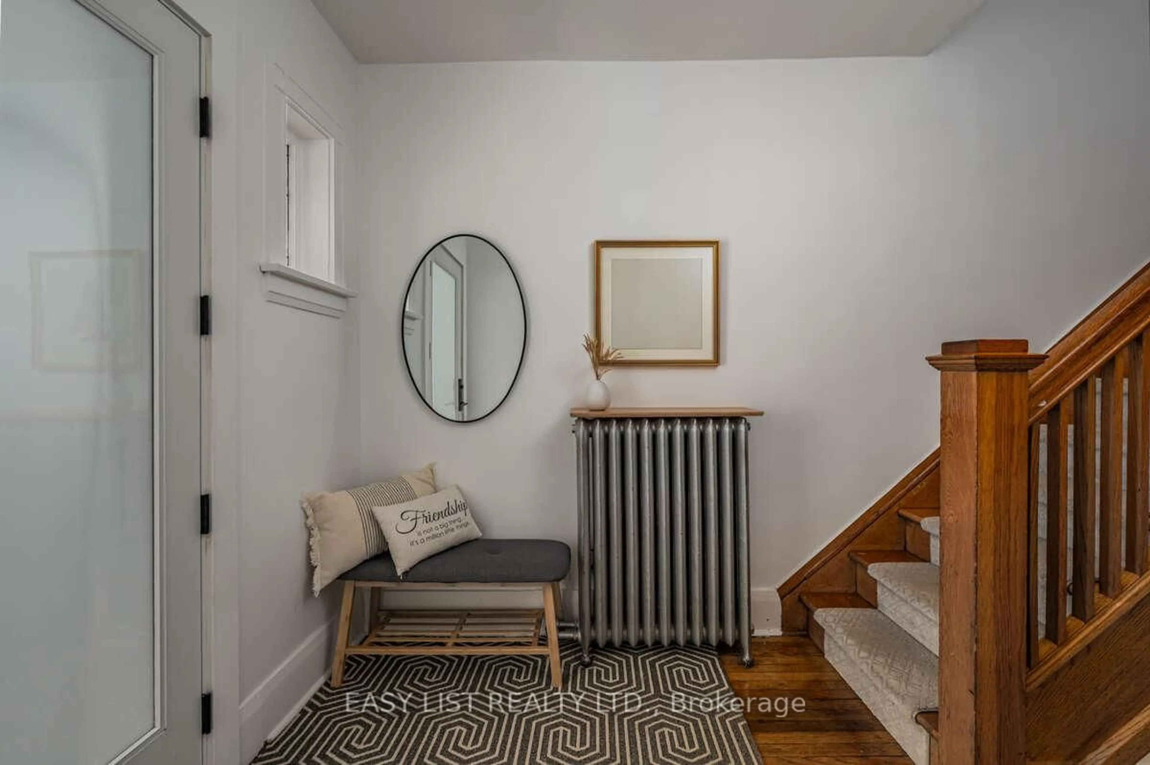 Indoor entryway for 44 Parkdale Rd, Toronto Ontario M6R 1E2