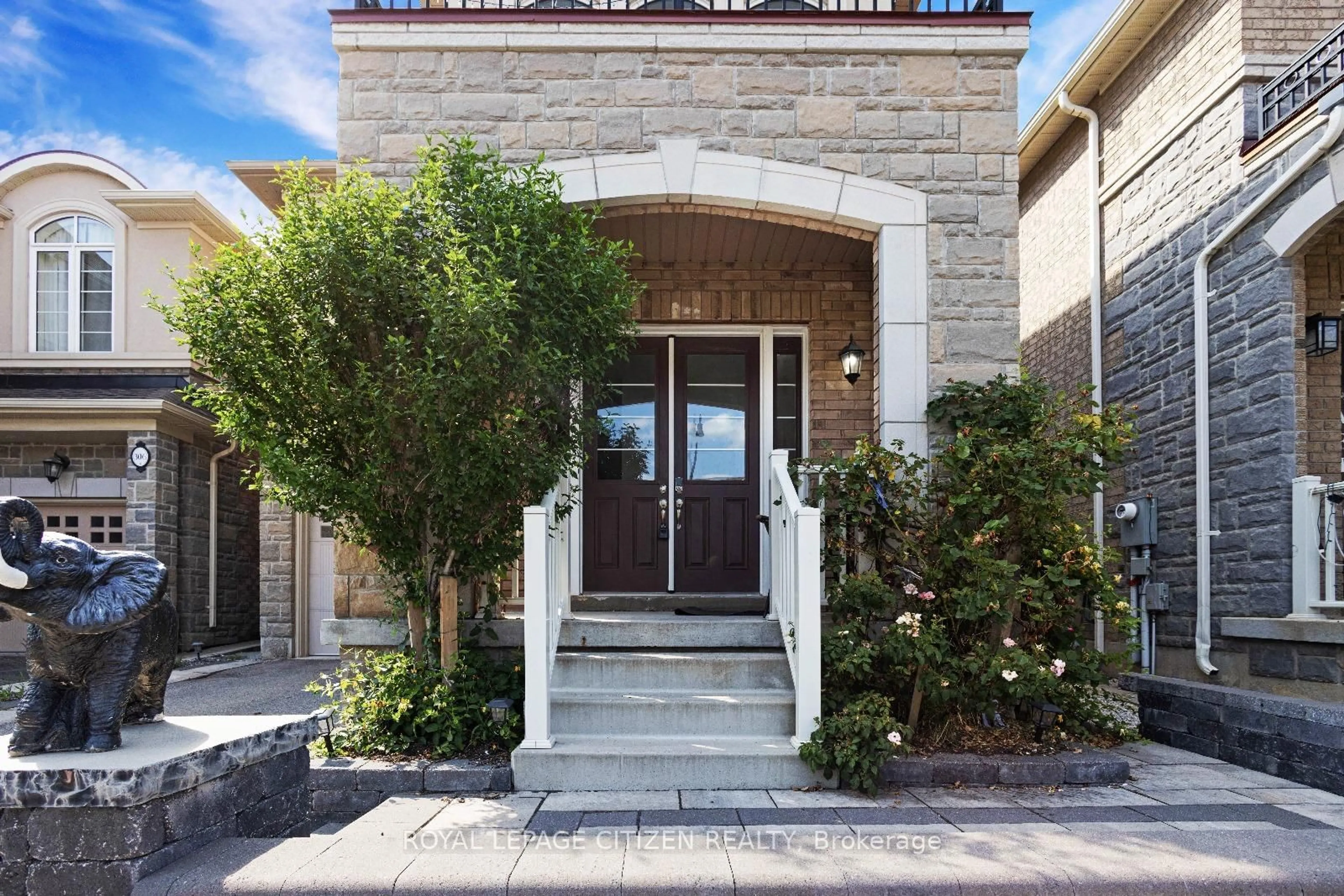 Unknown for 304 Buick Blvd, Brampton Ontario L7A 4L8