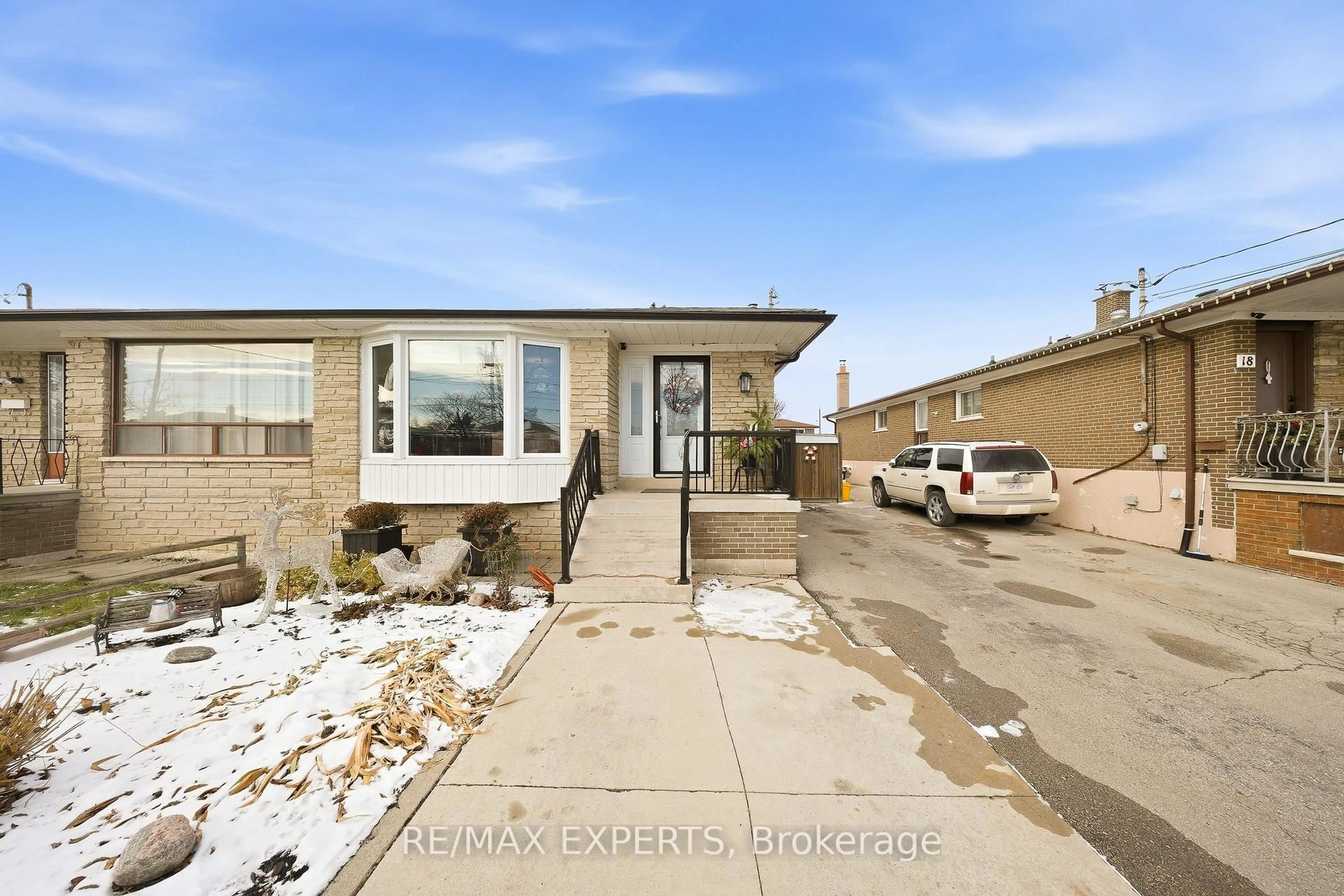 Unknown for 16 Navenby Cres, Toronto Ontario M9L 1B2