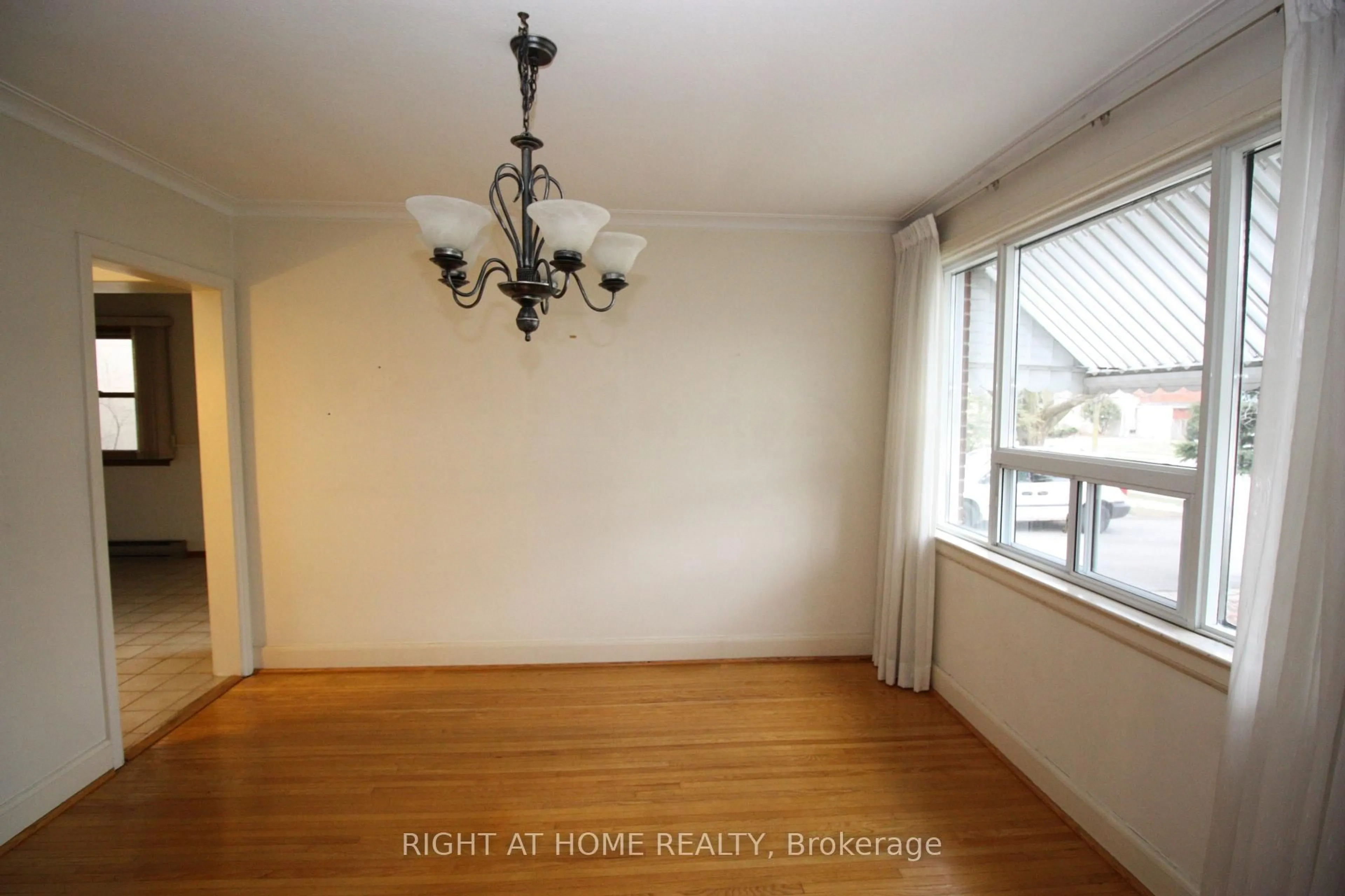 A pic of a room for 123 Ashbourne Dr, Toronto Ontario M9B 4H9