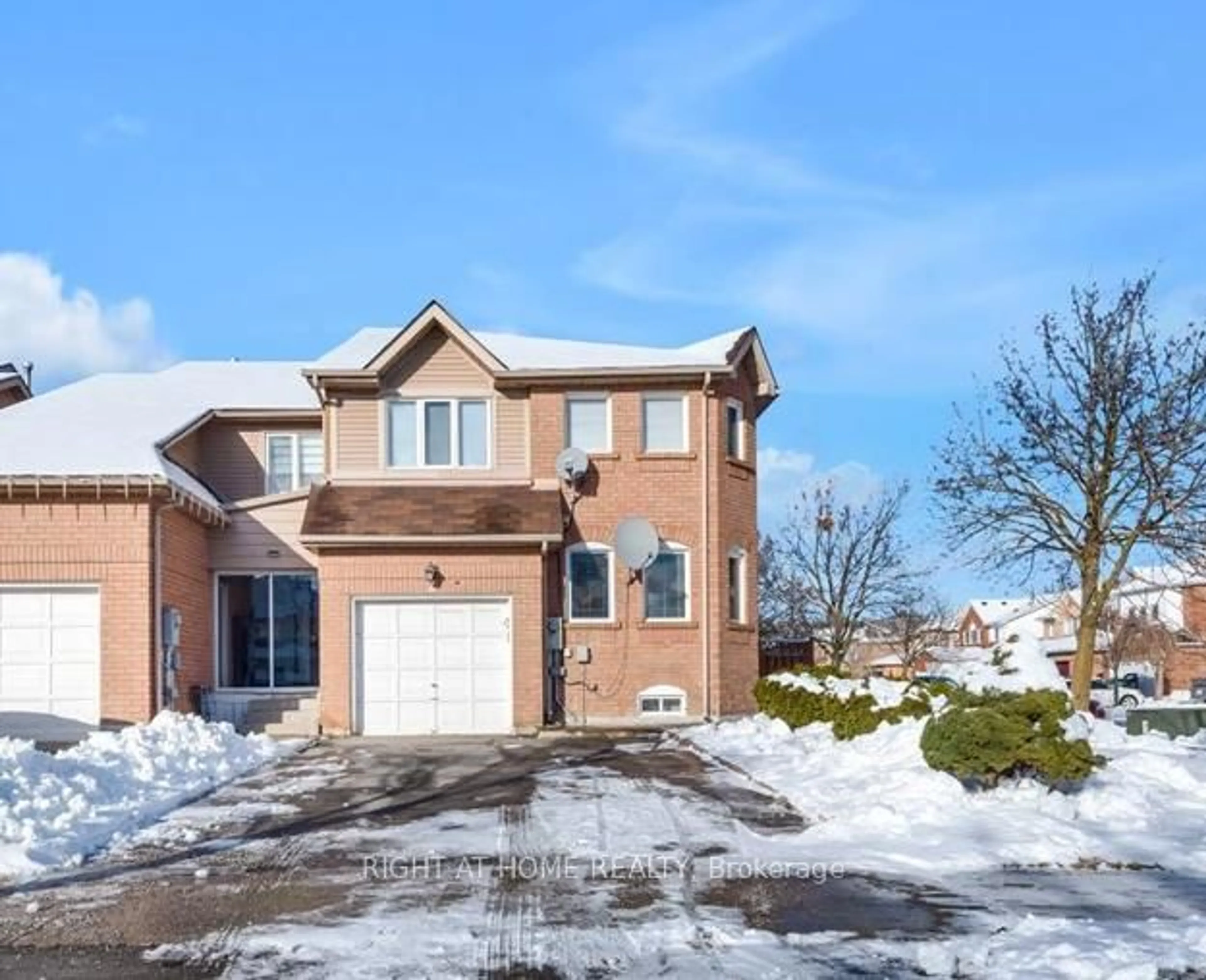 Home with brick exterior material, street for 2 Wooliston Cres, Brampton Ontario L6Y 4J3