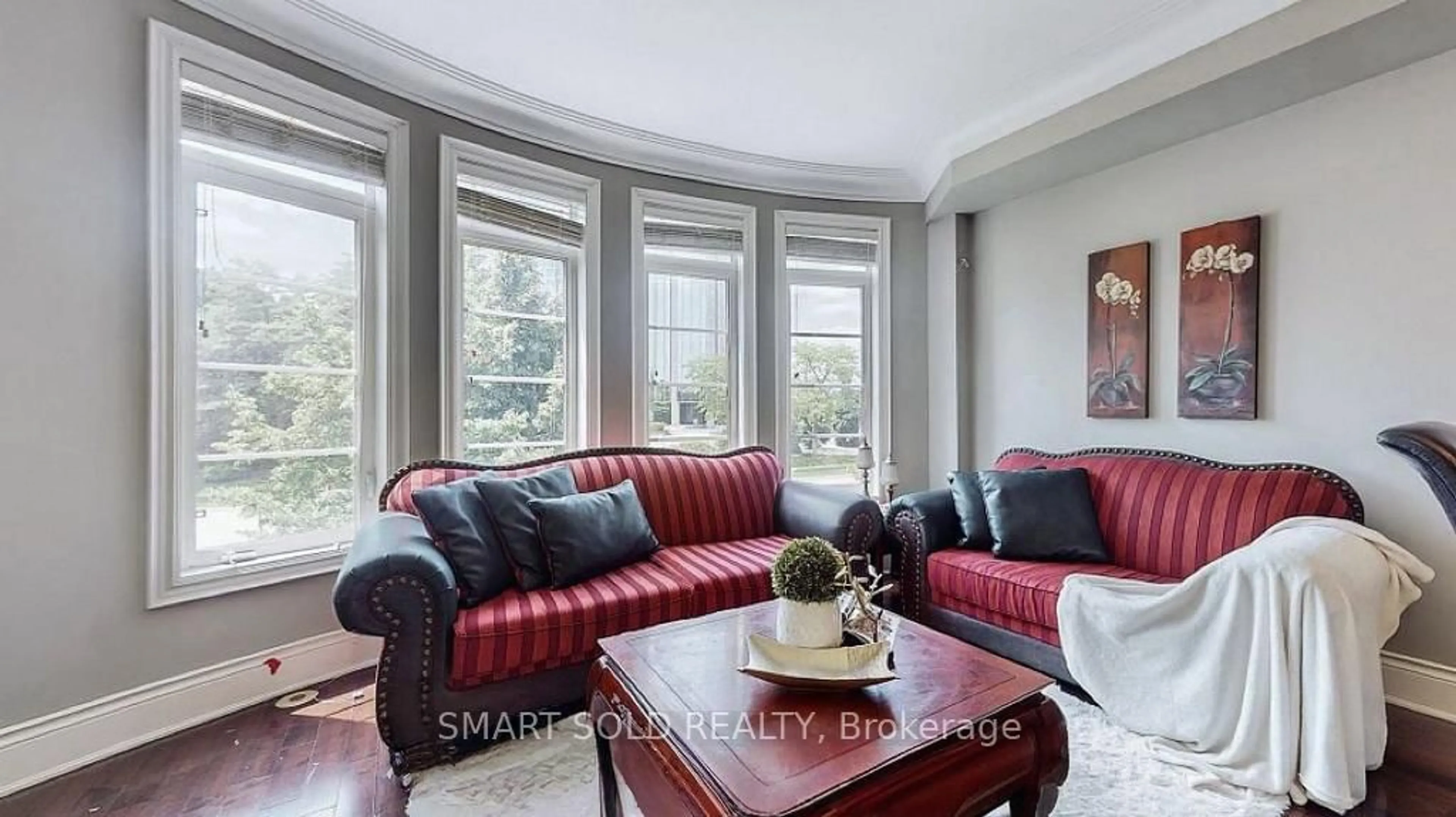 Living room with furniture, unknown for 4123 Shipp Dr, Mississauga Ontario L4Z 0A7