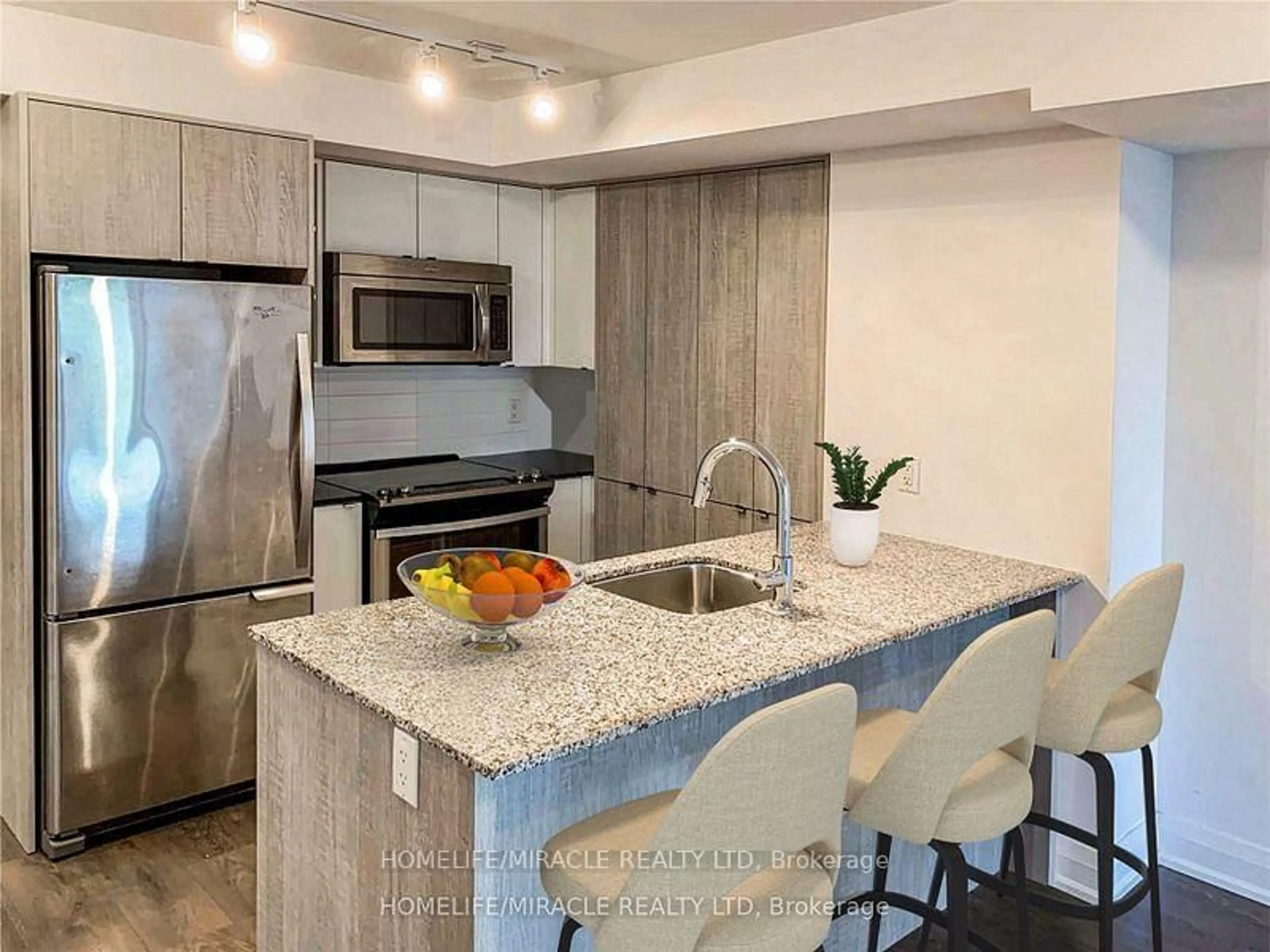Open concept kitchen, unknown for 9 Valhalla Inn Rd #809, Toronto Ontario M9B 0B2