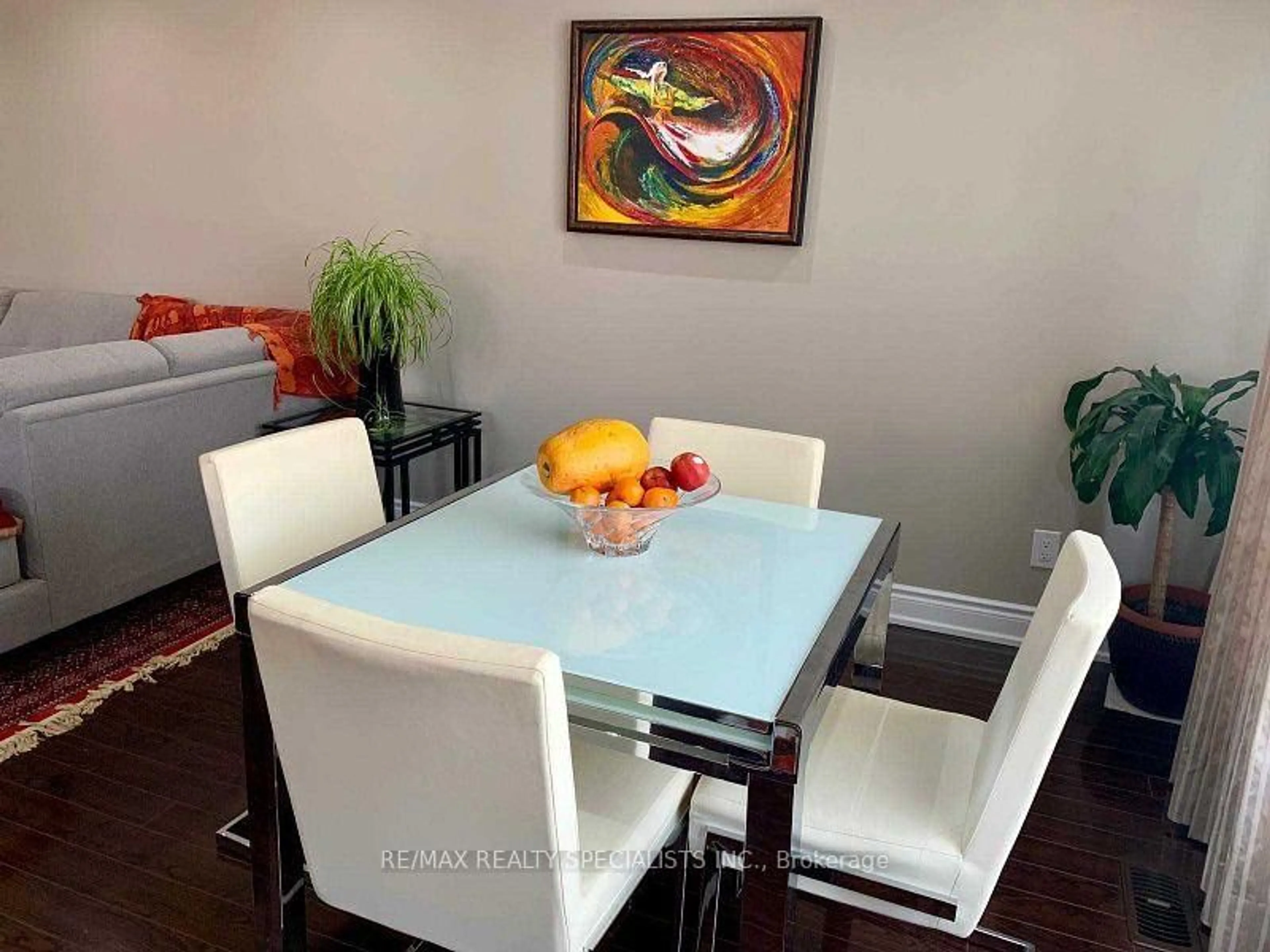 Dining room, unknown for 32 Aloma Cres, Brampton Ontario L6T 2P1