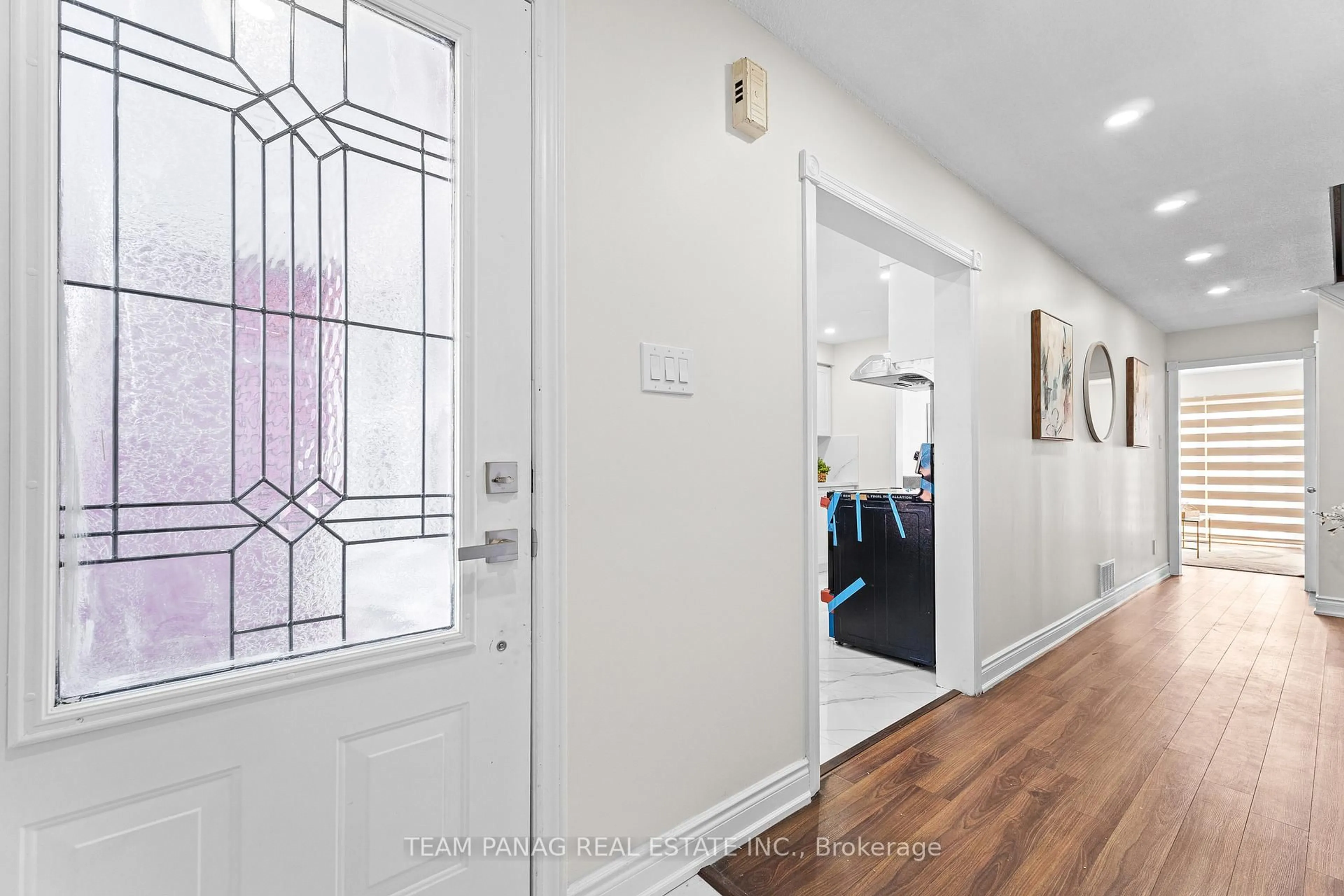 Indoor entryway for 87 Tulip Dr, Brampton Ontario L6Y 3W9