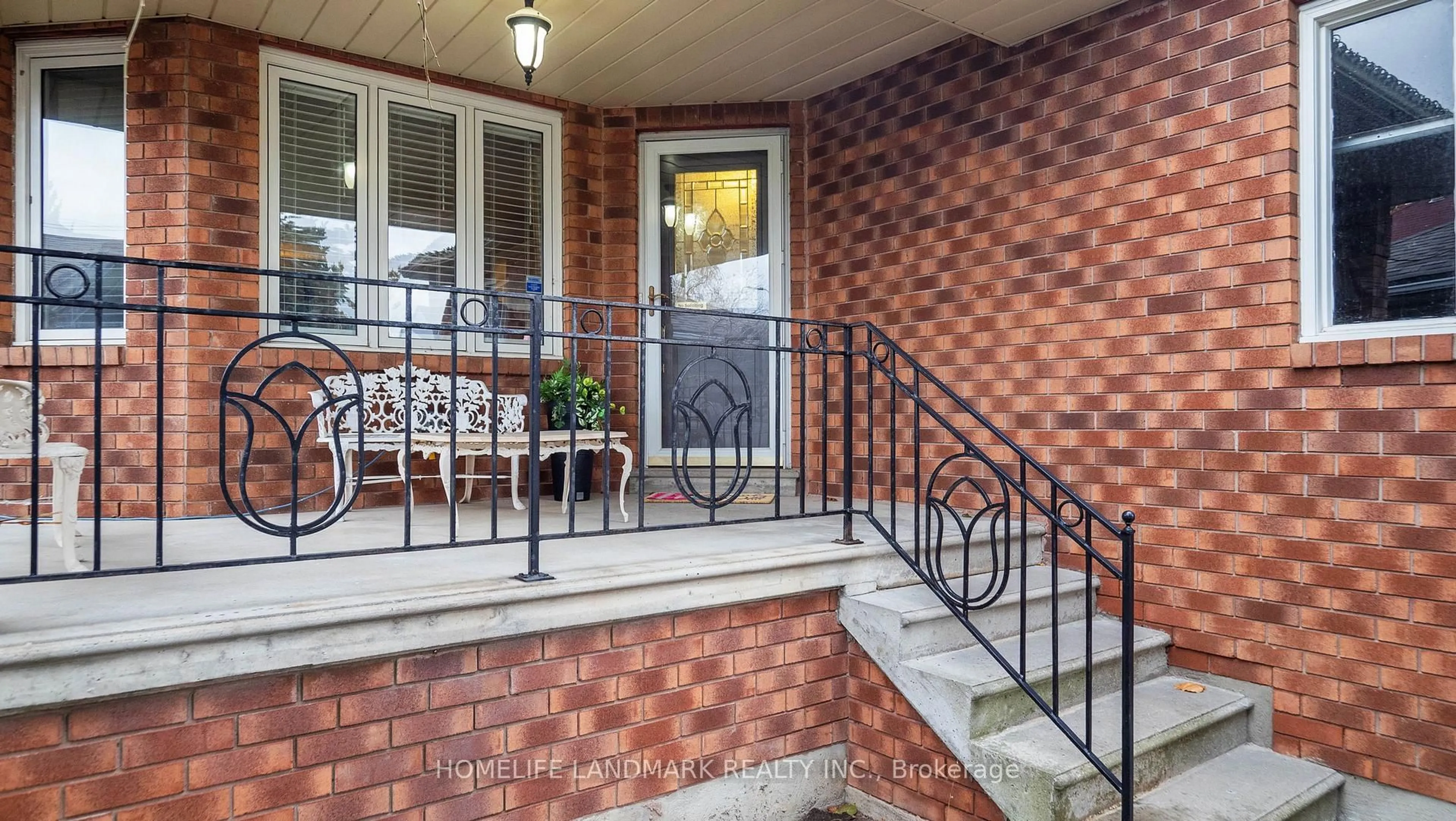 Unknown for 3022 Dalehurst Dr, Mississauga Ontario L5N 6M8