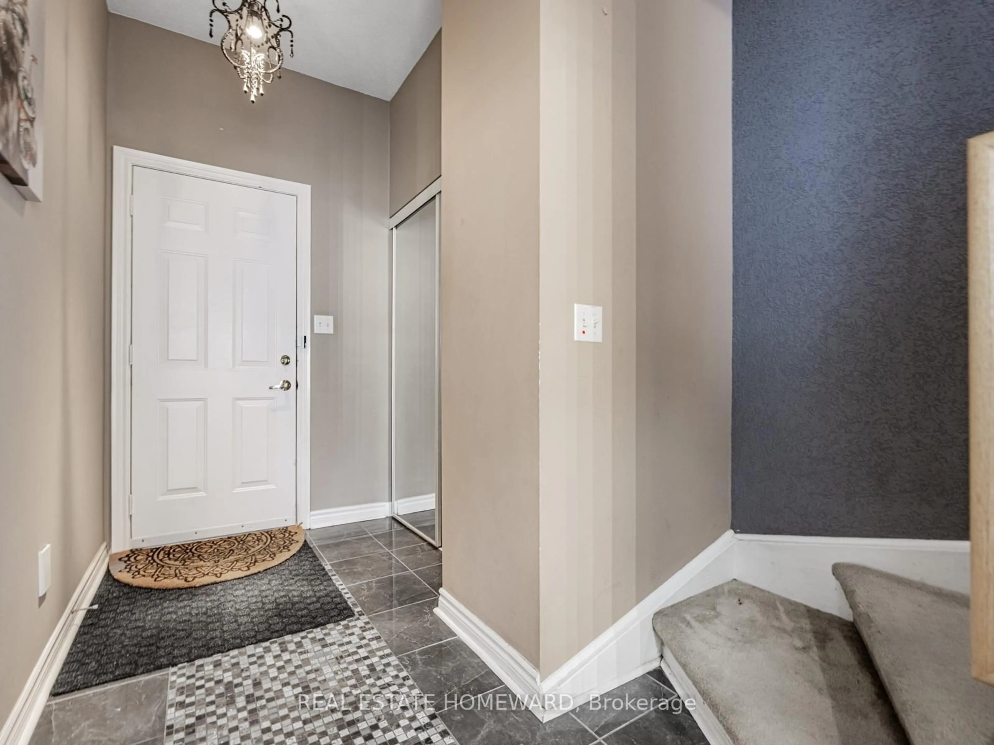 Indoor entryway for 964A The Queensway, Toronto Ontario M8Z 1P5