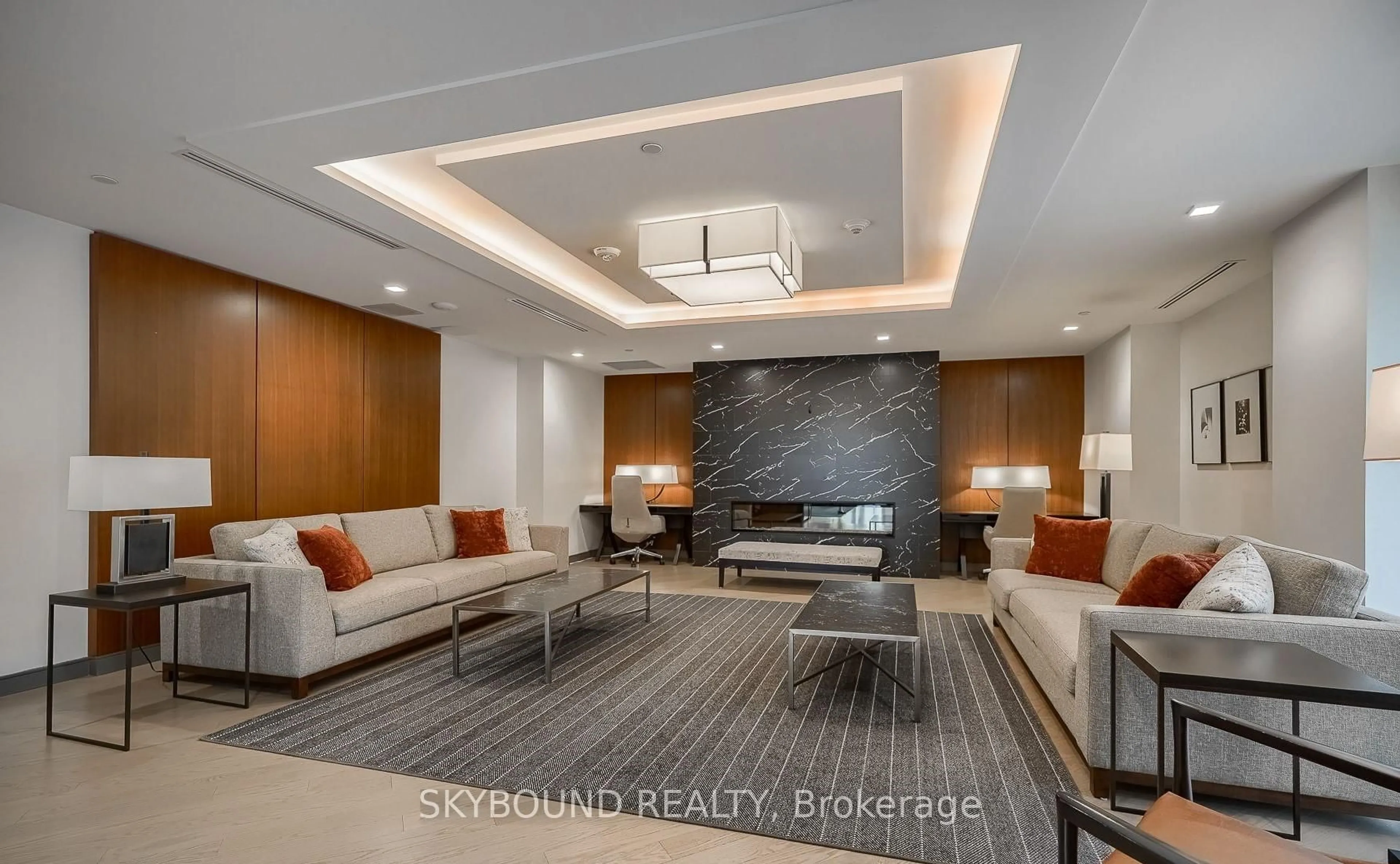 Lobby for 1575 Lakeshore Rd #143, Mississauga Ontario L5J 0B1